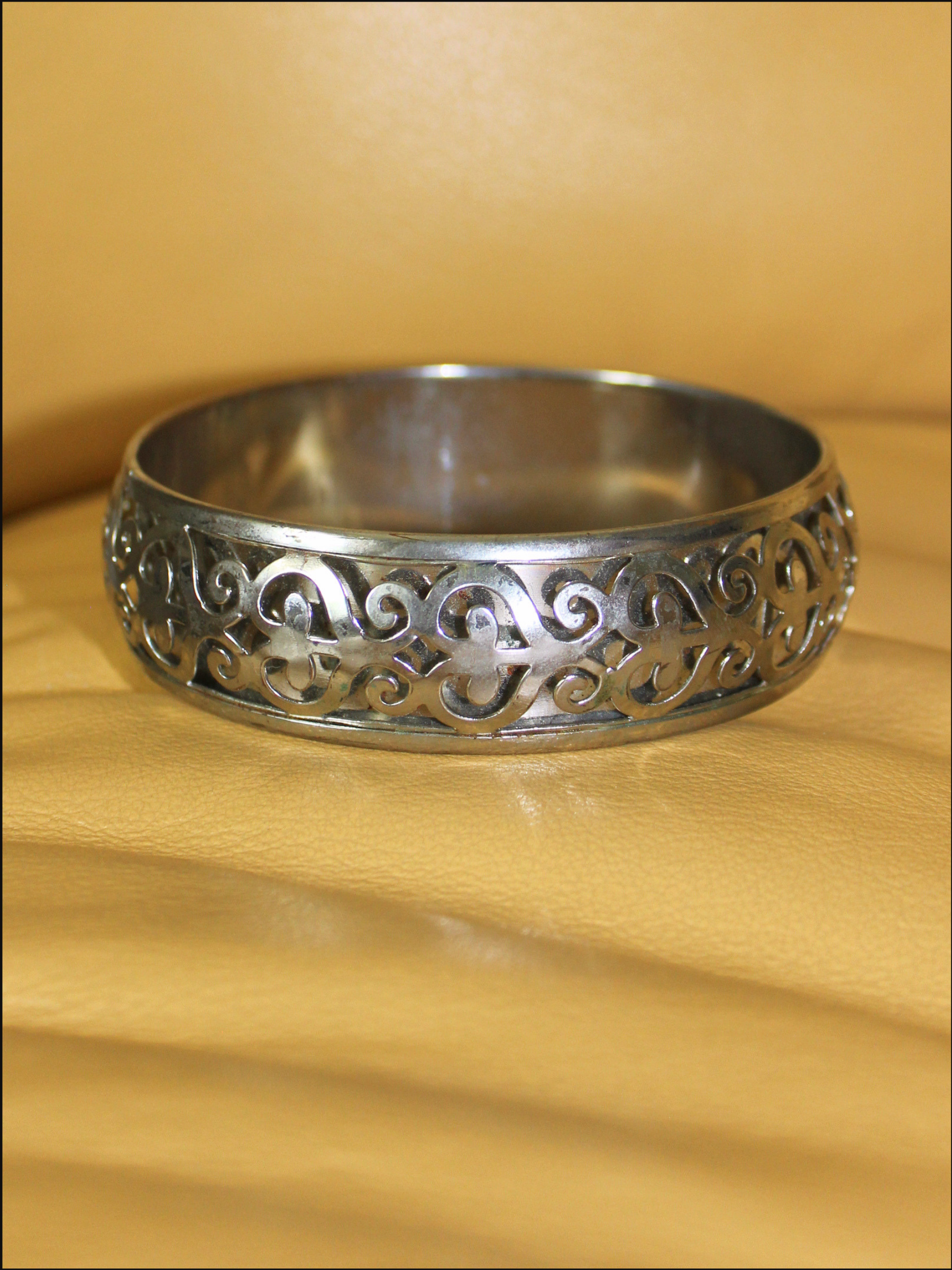 scroll bangle cover (5).png