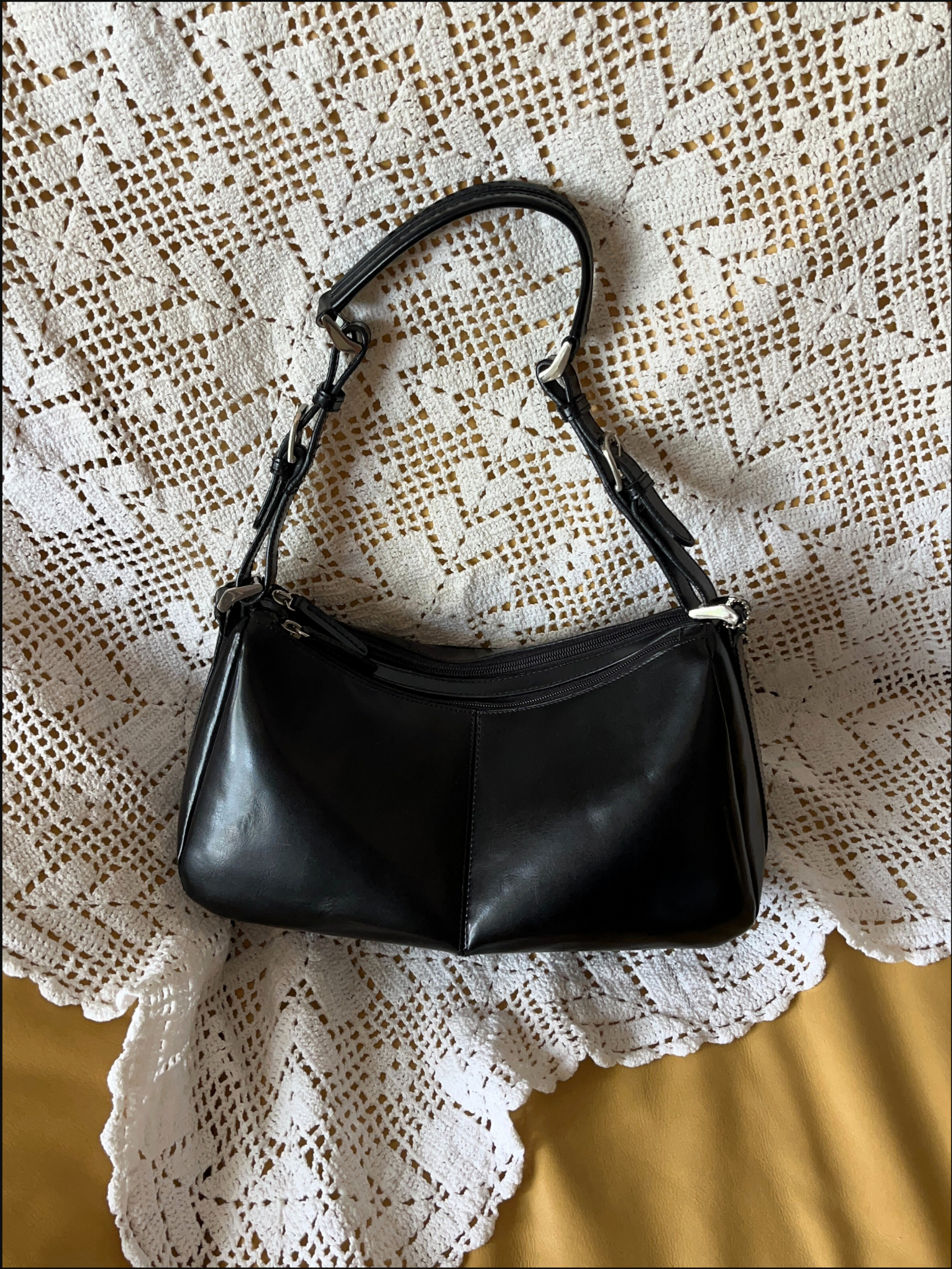 leather buckle bag cover (2).png