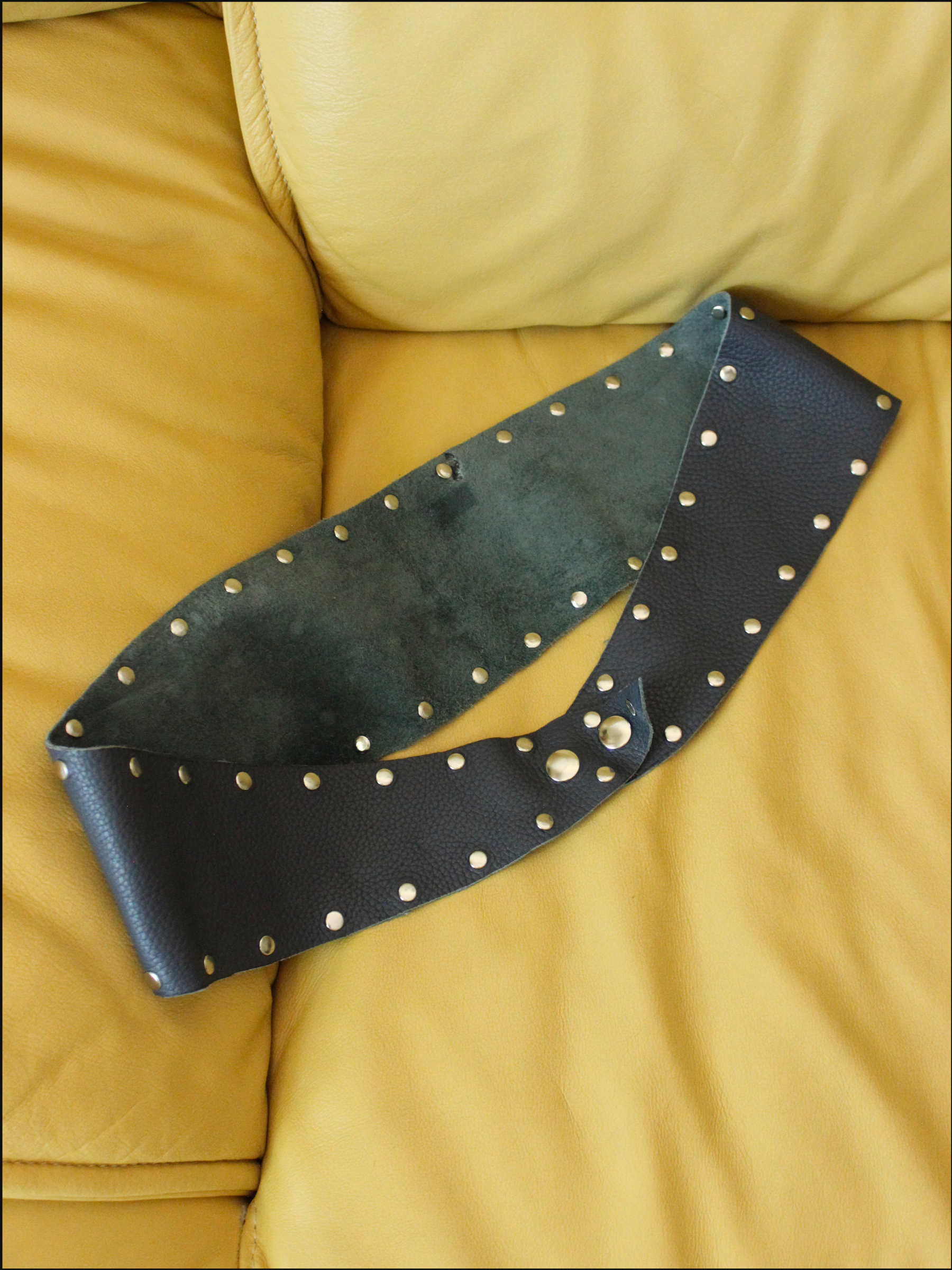navy stud belt cover.png
