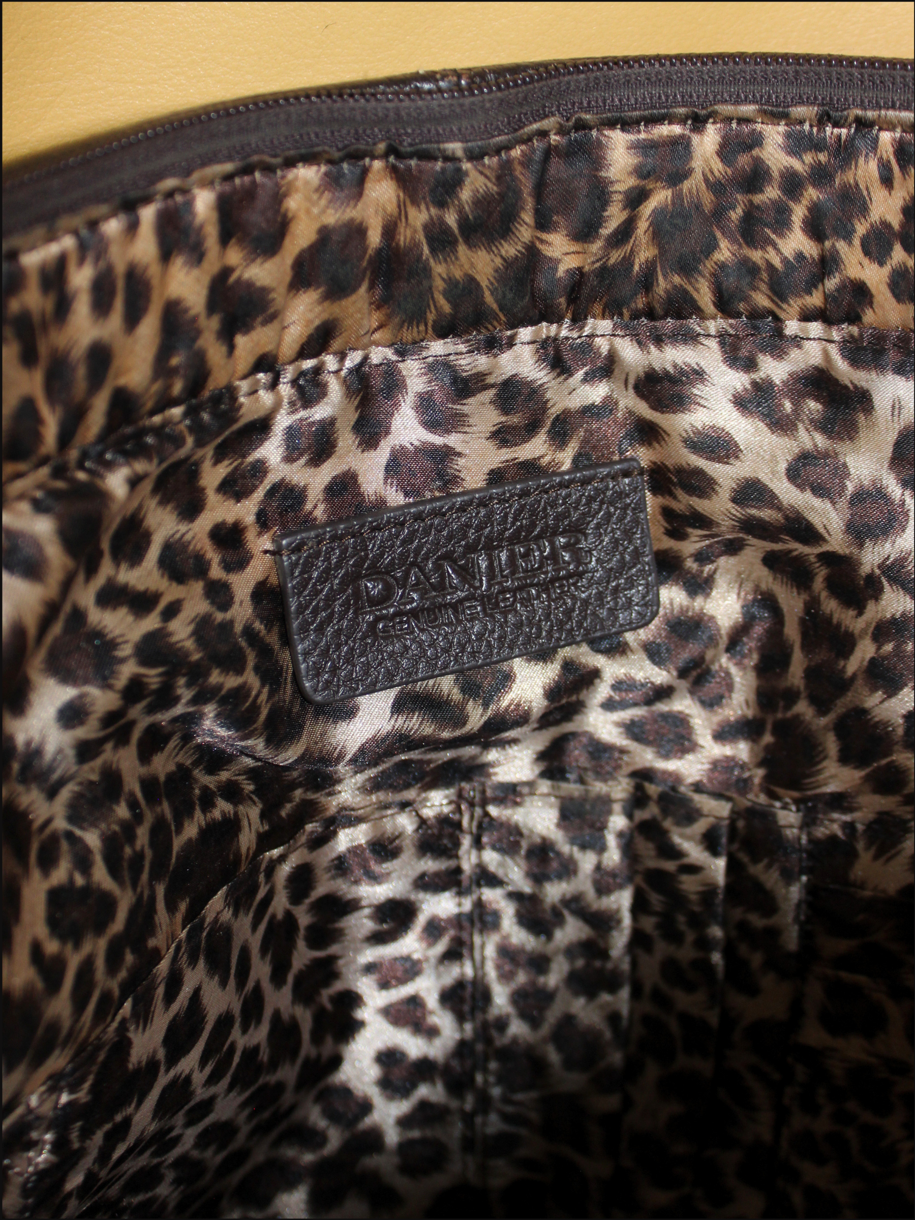 brown leather tote bag cover (8).png