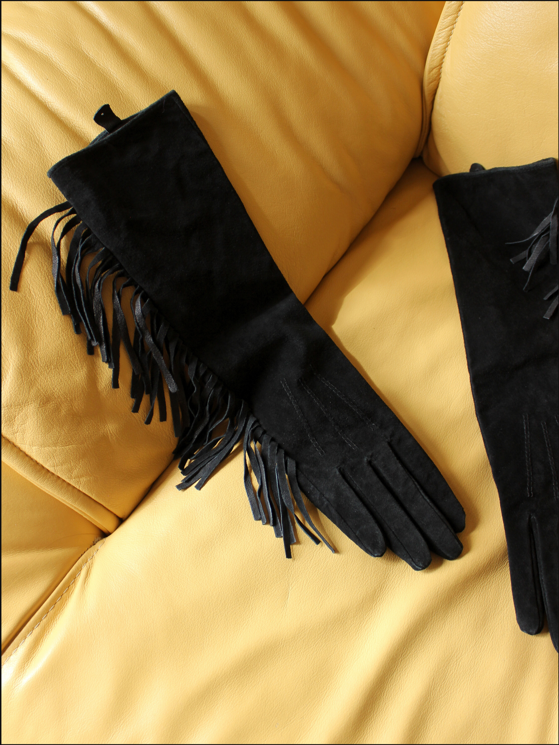 fringe gloves cover (2).png