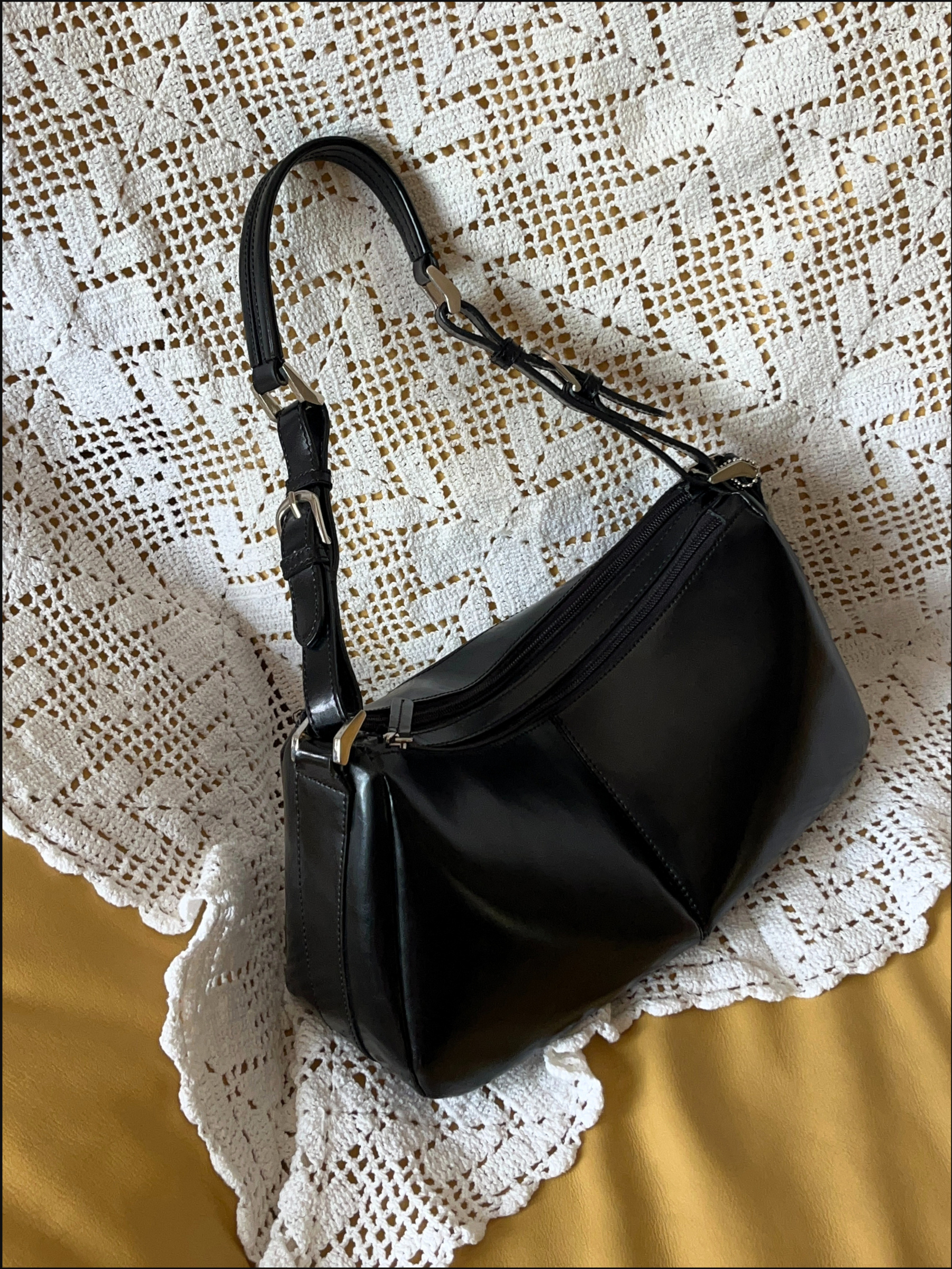 leather buckle bag cover (8).png