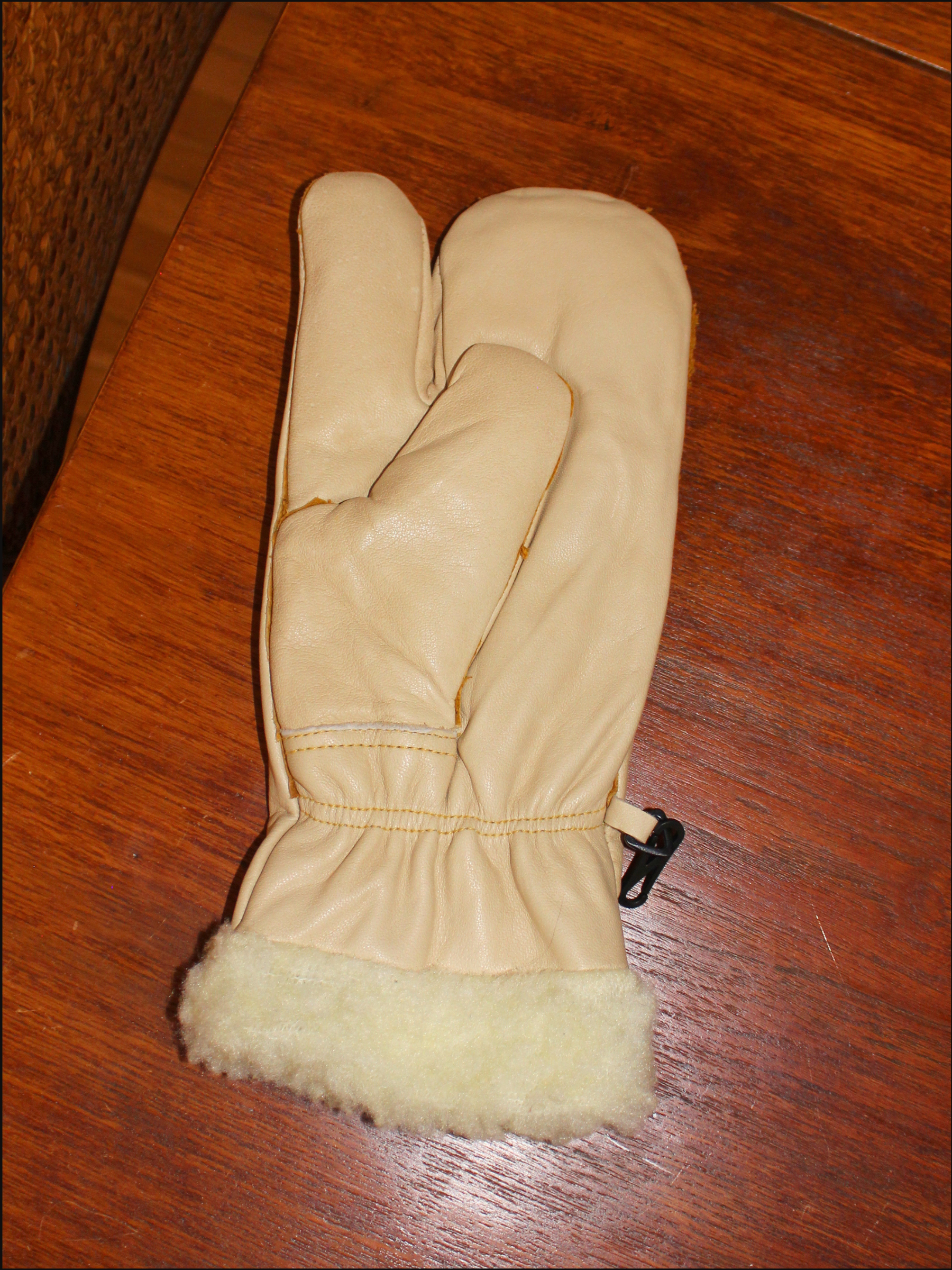 tabi mittens (2).png