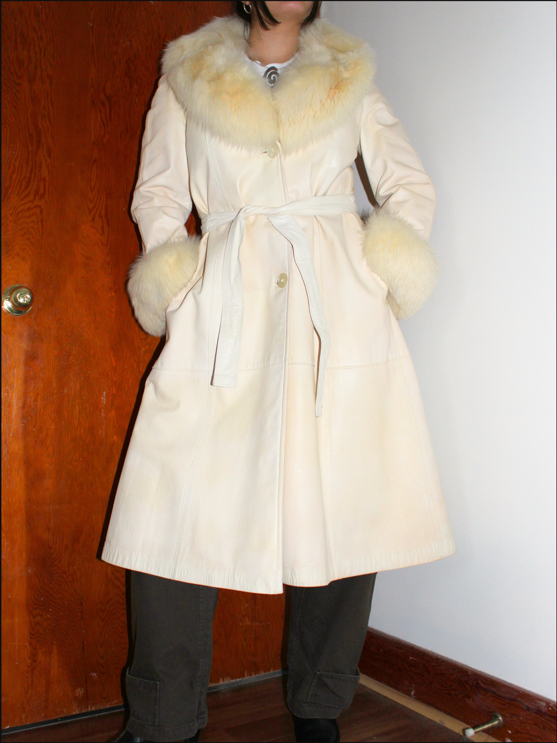 white leather trench fox collar cover (11).png