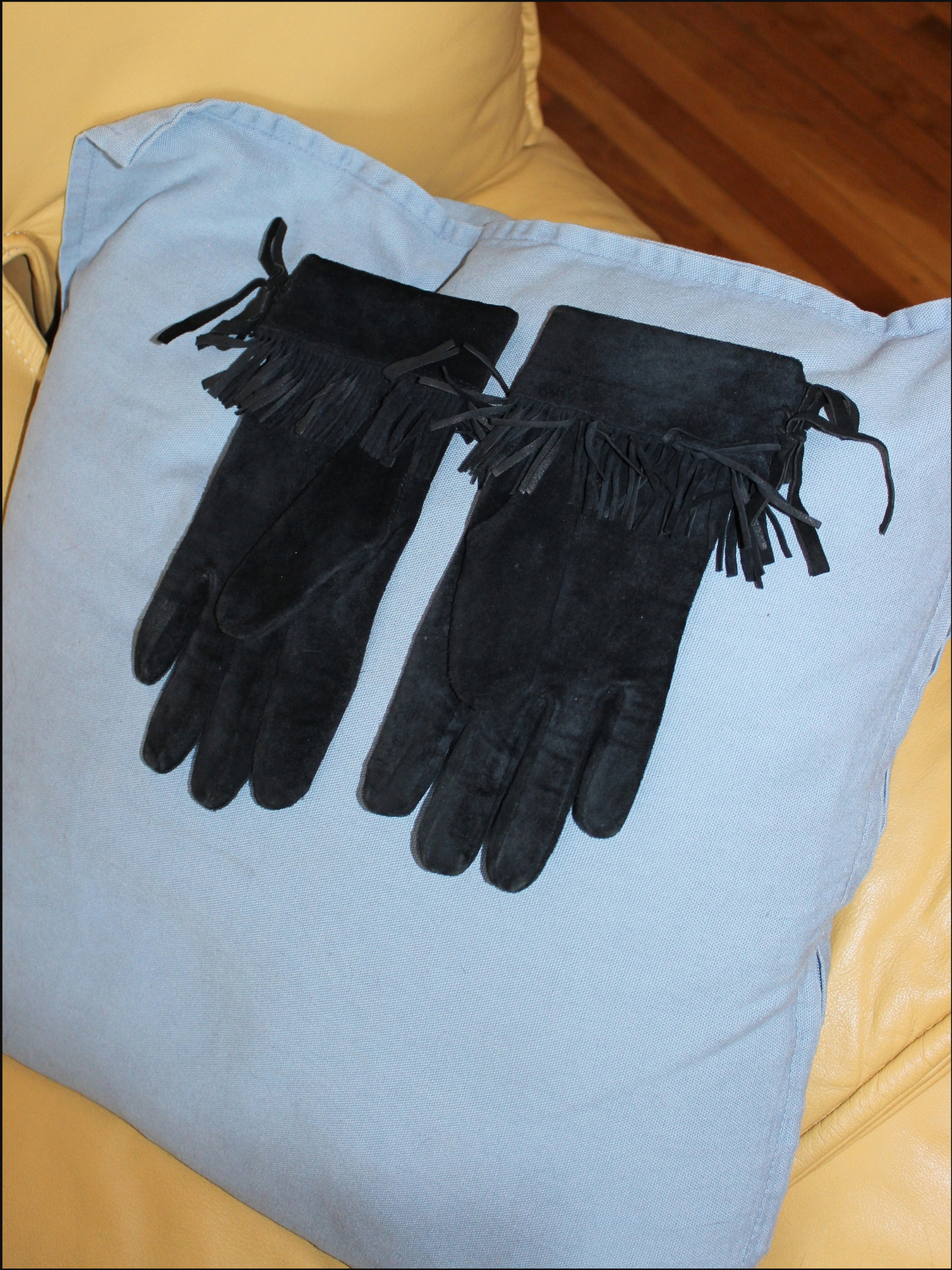 suede fringe gloves cover (5).png