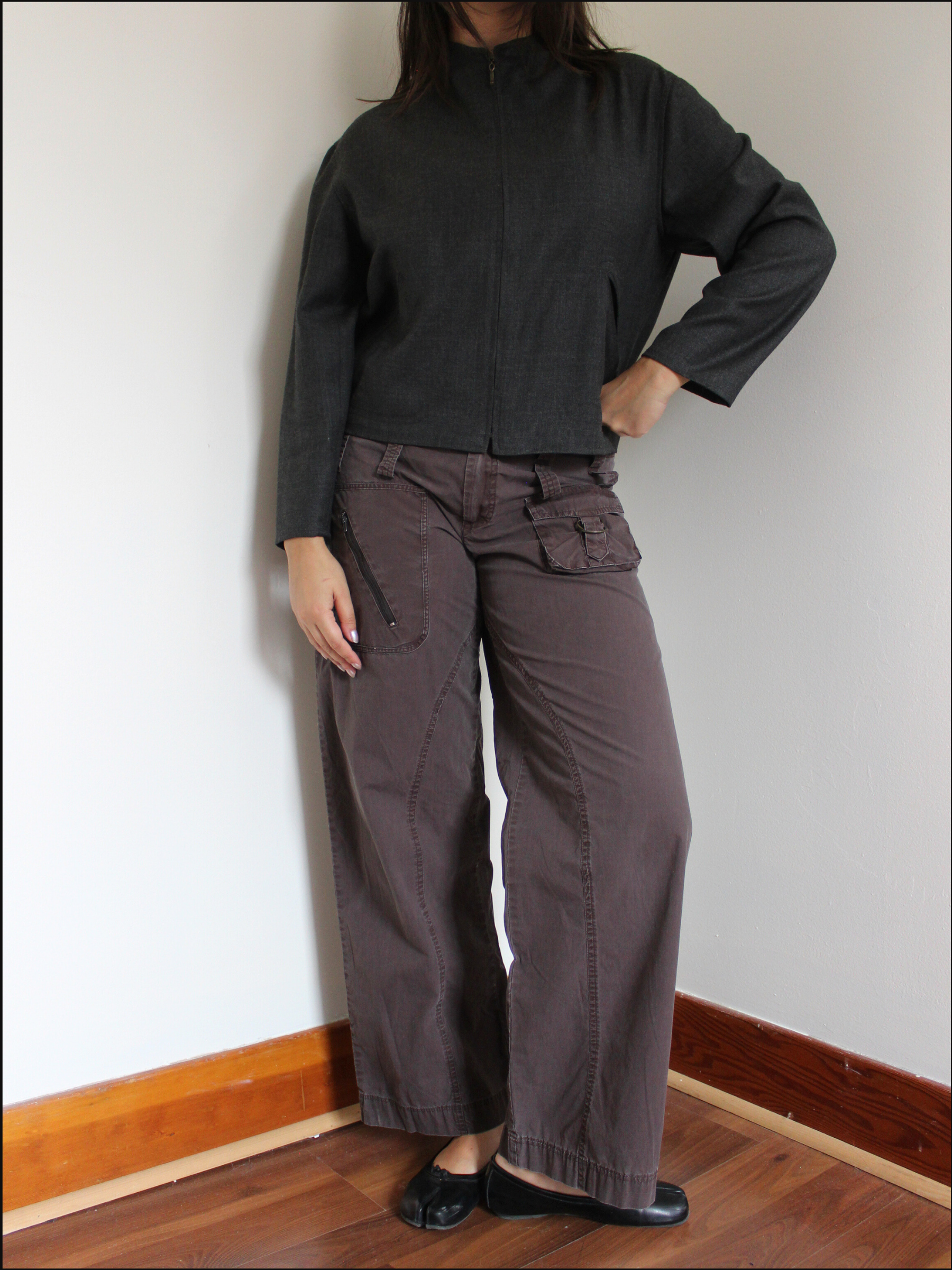 barrel cargo pants cover (7).png