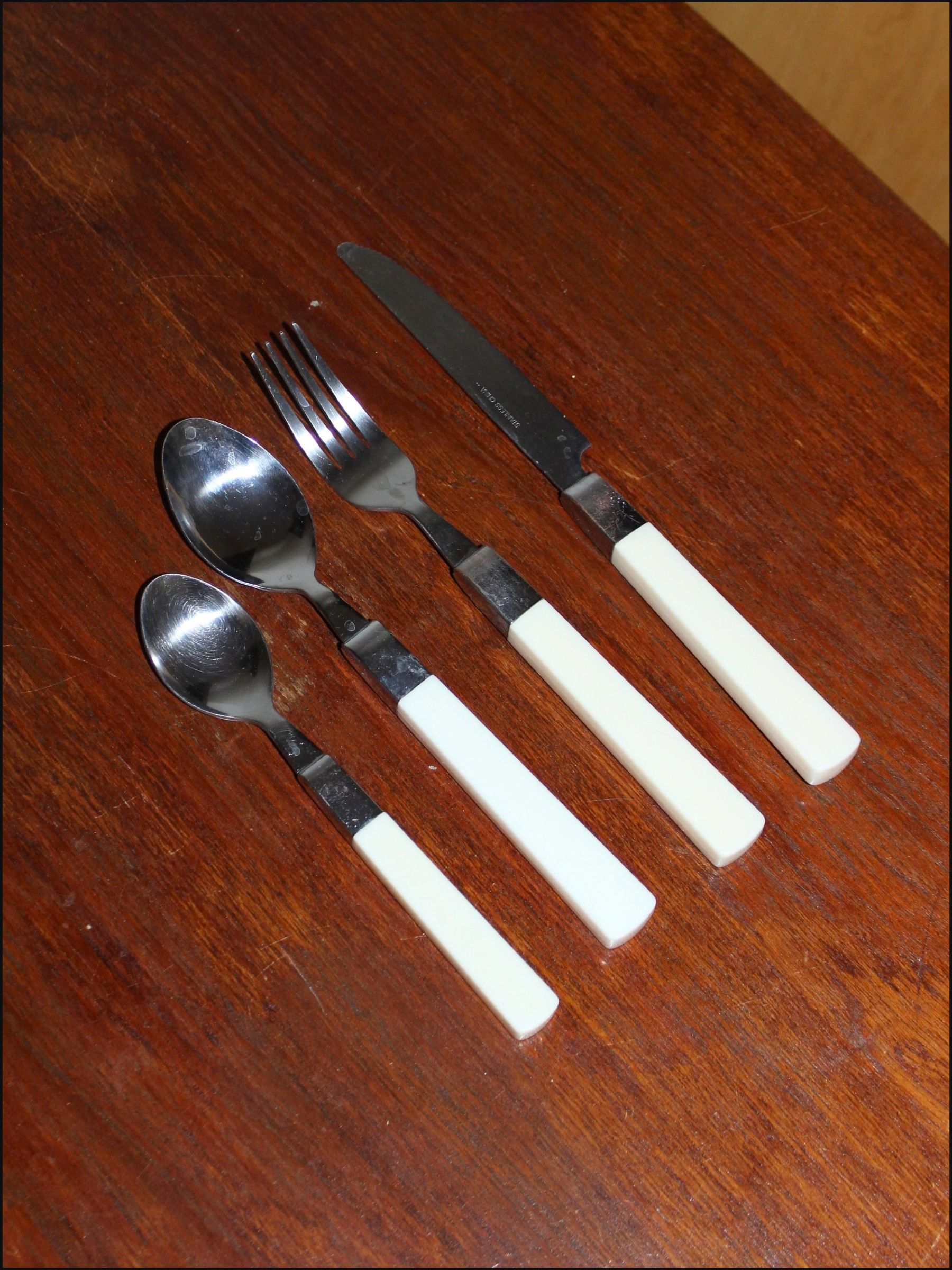 cutlery set cover copy.png