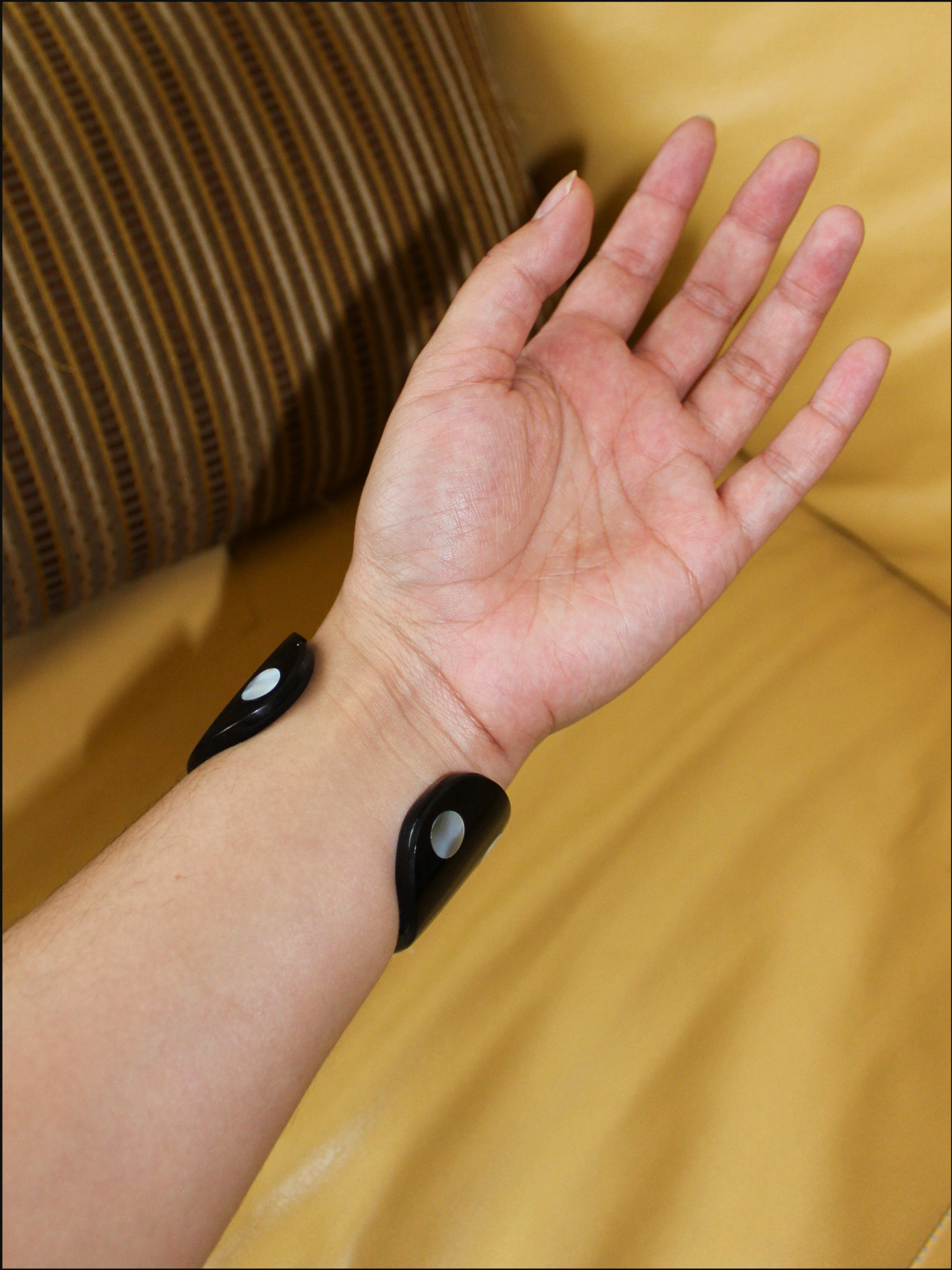 polka dot bangle cover (2).png