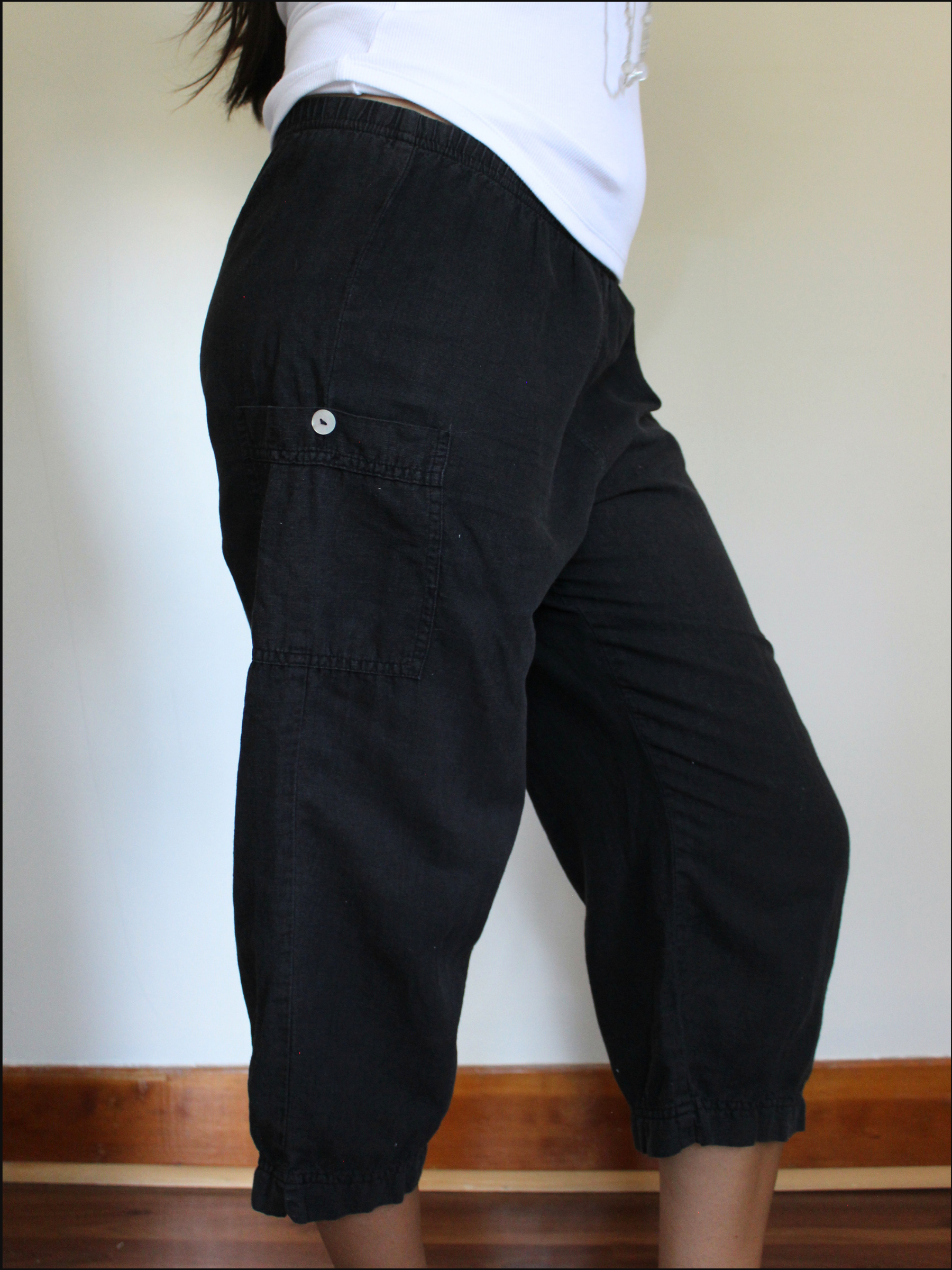 linen button capris cover (3).png