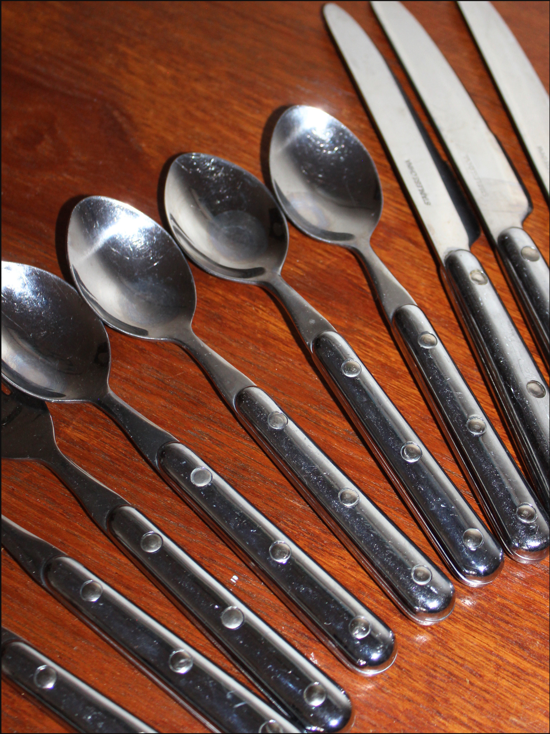 silver bistro flatware cover (7).png