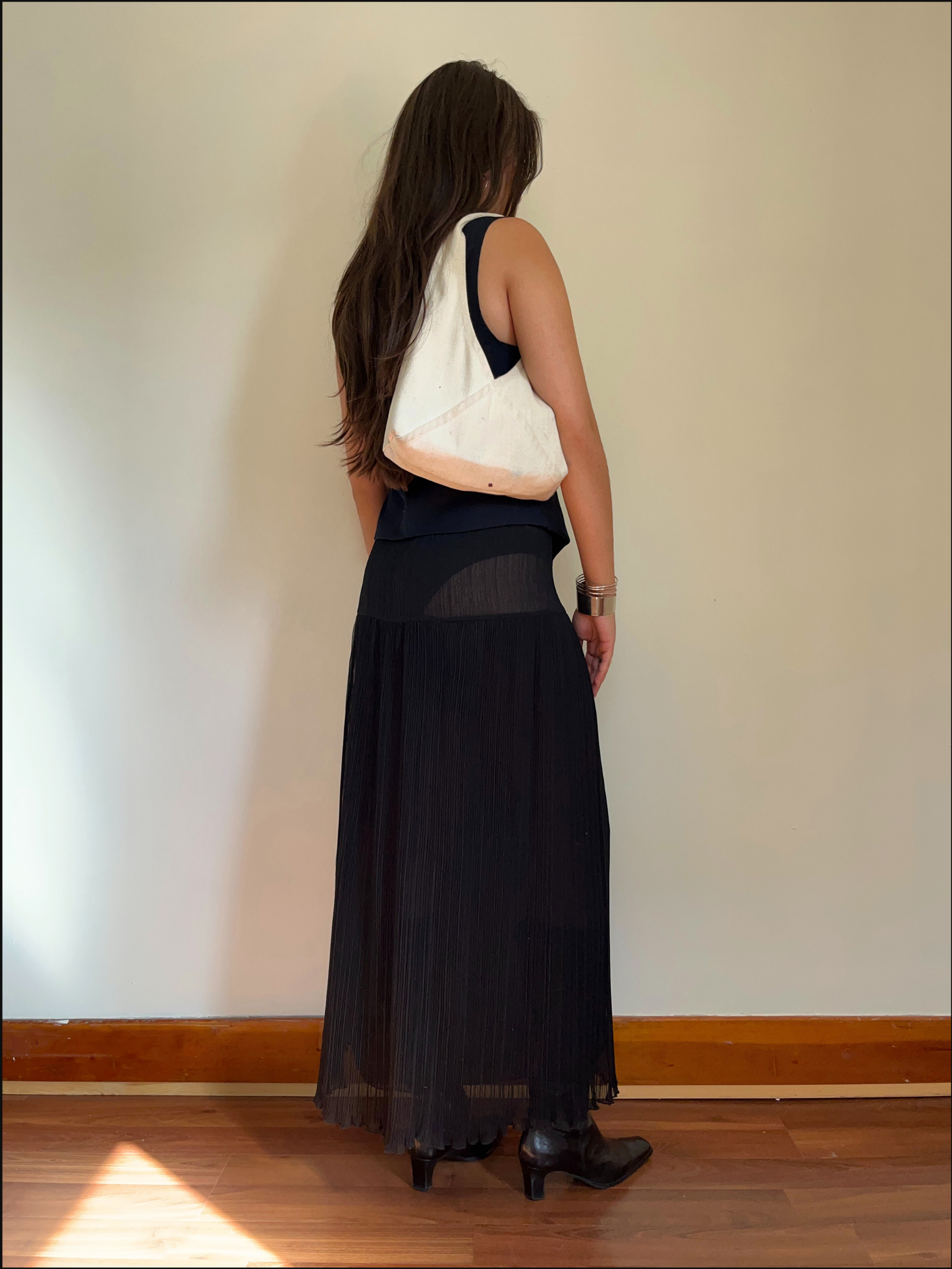 sheer plisse skirt cover (2).png