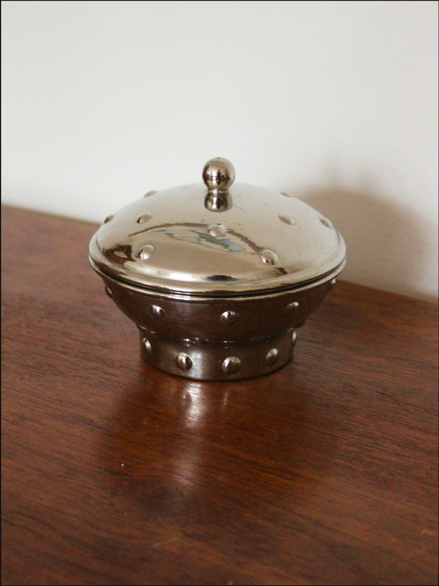 dot tin cover (7).png