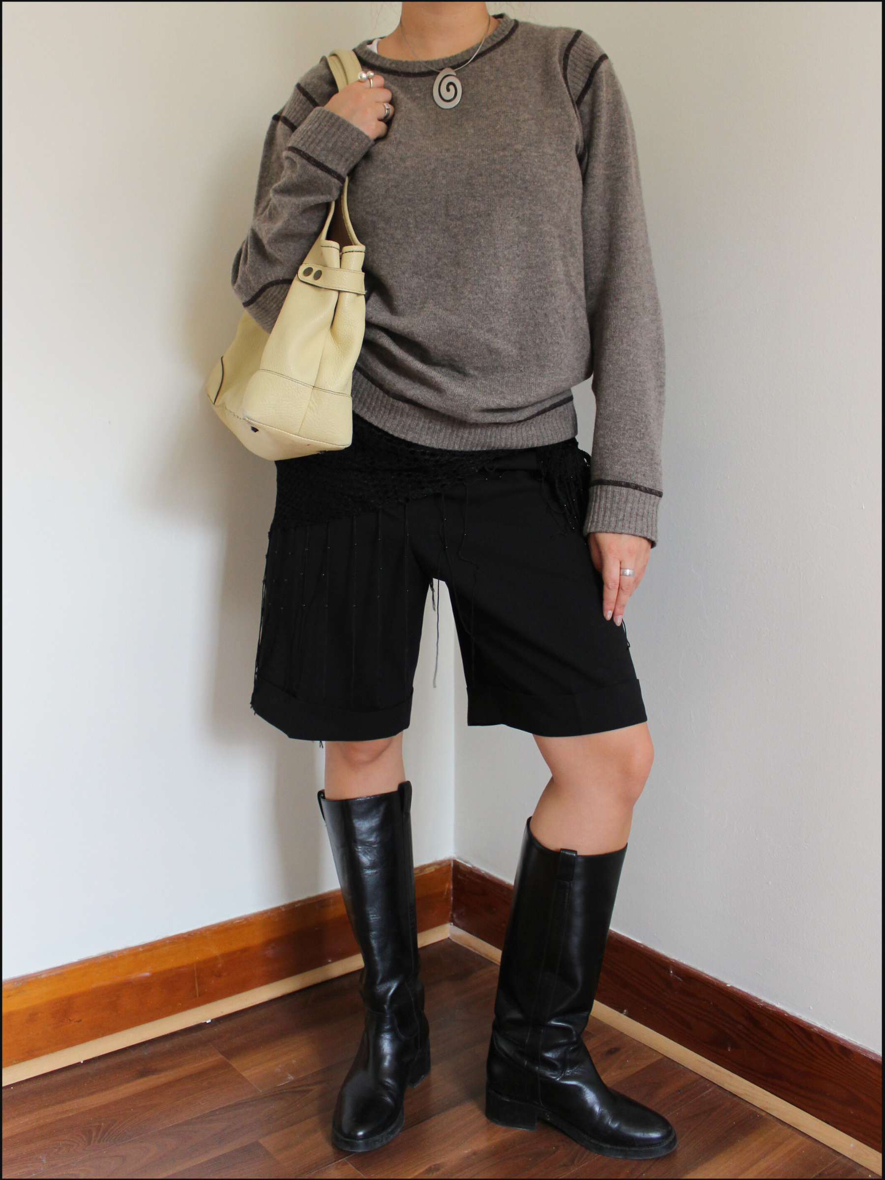 Cashmere Sweater w/ Contrast Stitching — Men's M