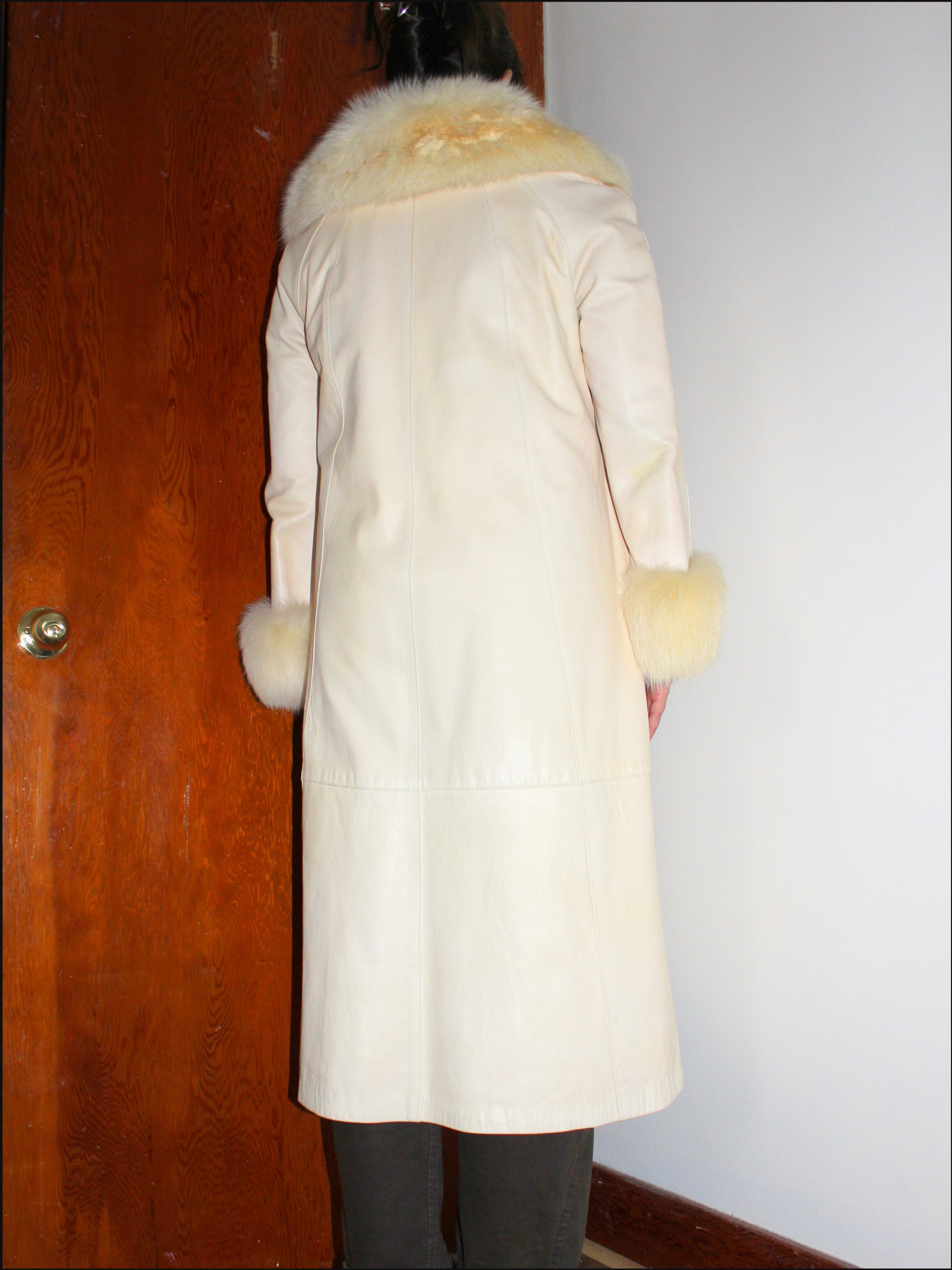 white leather trench fox collar cover (7).png