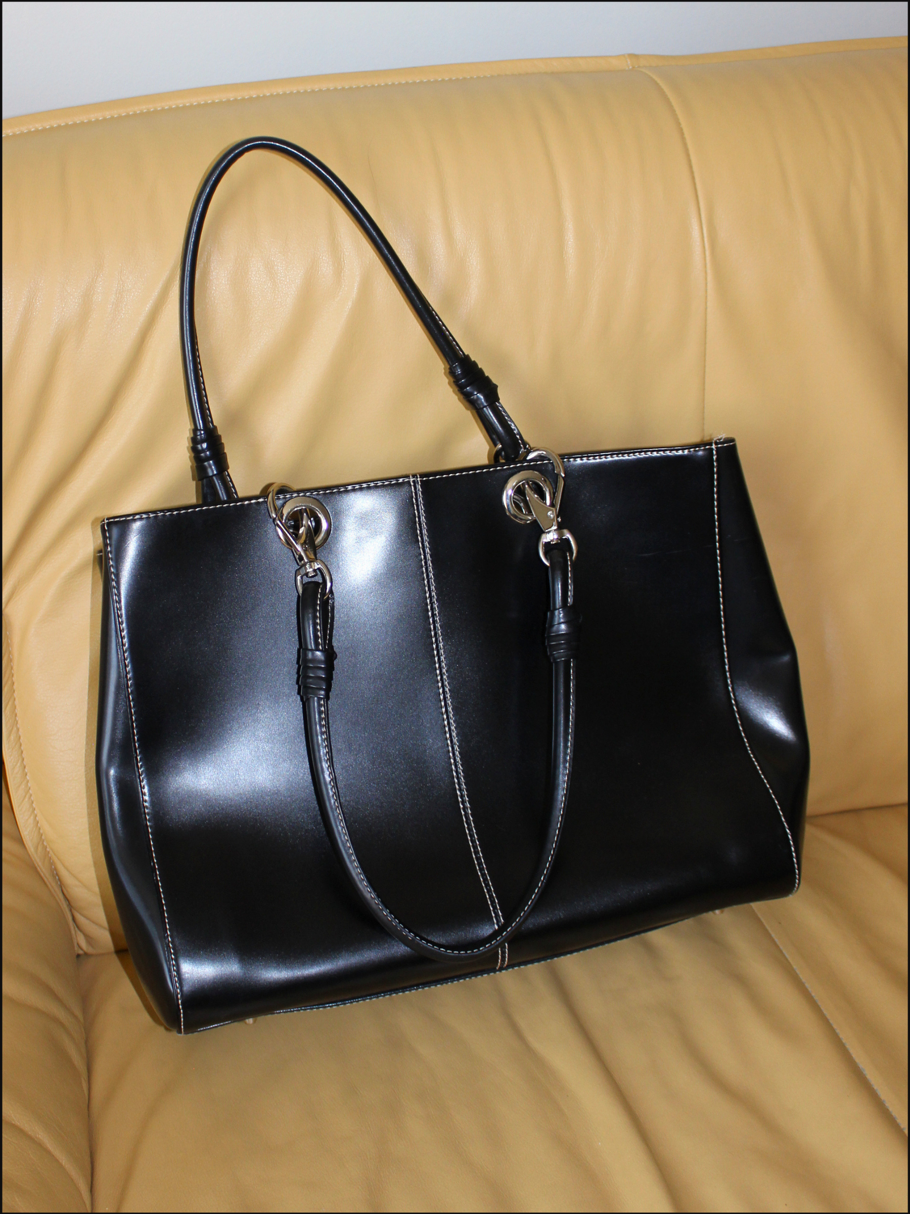 wilsons leather tote bag cover (2).png