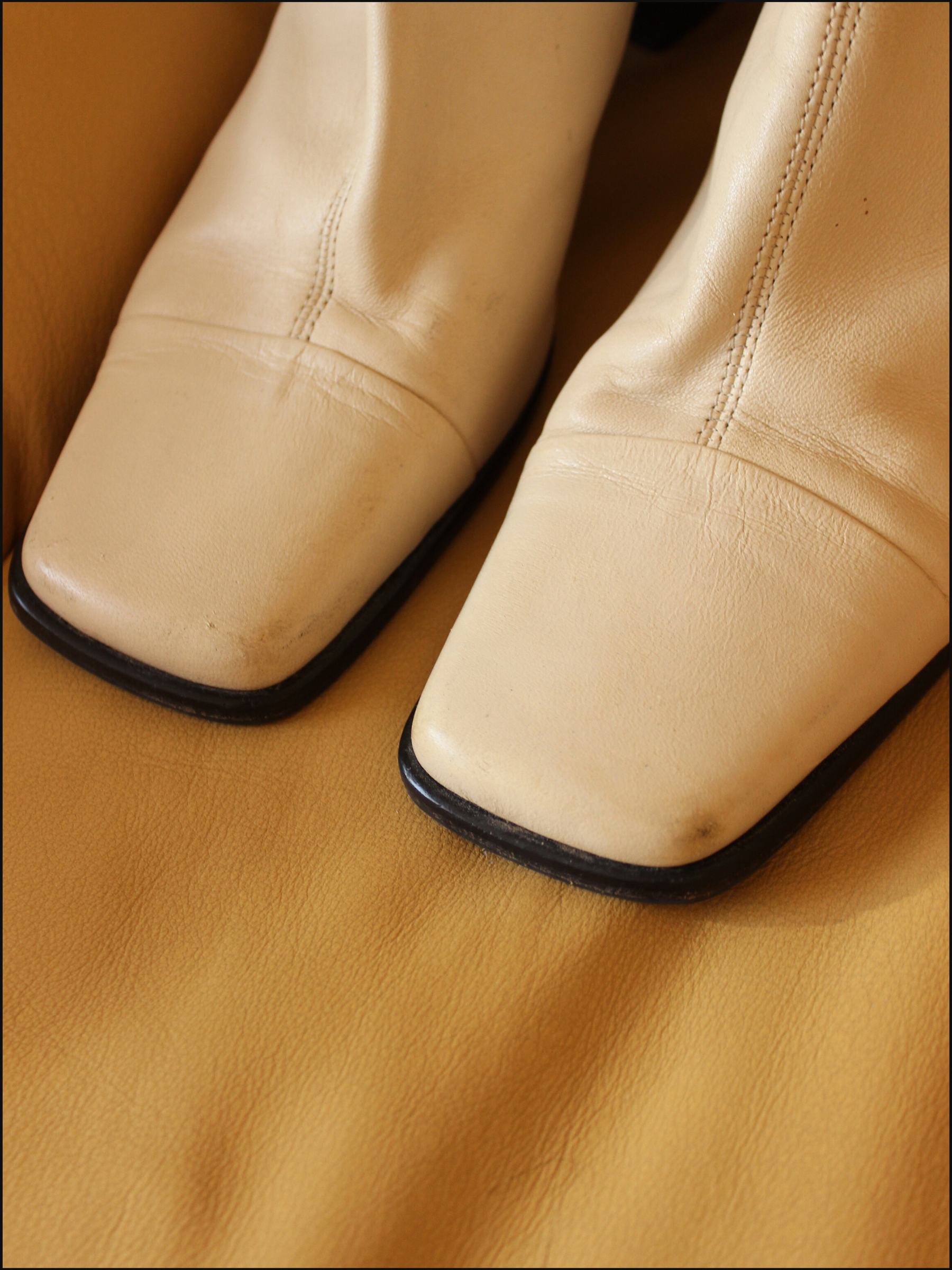 butter boots cover (4).png