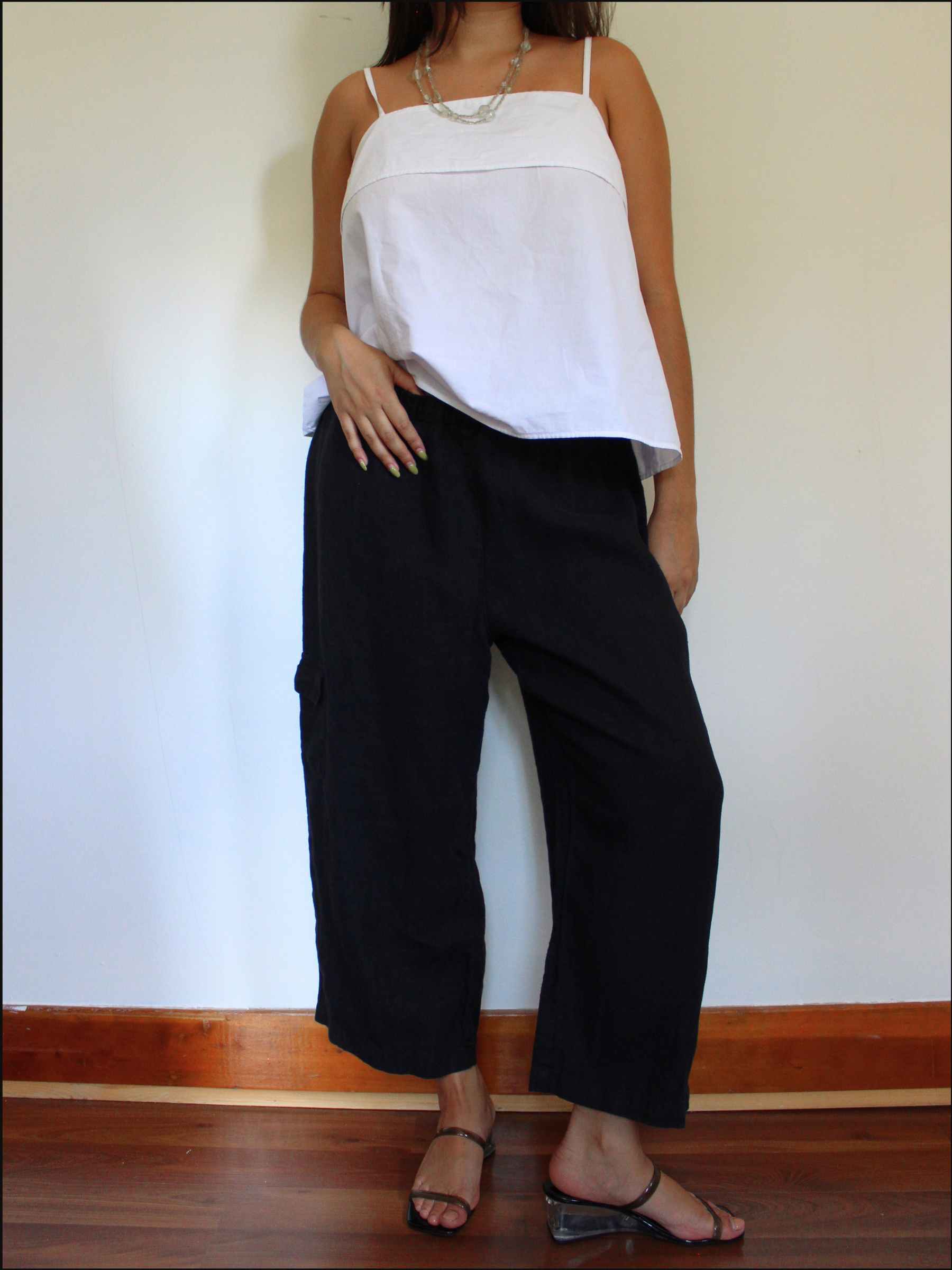 linen pocket pants cover (8).png