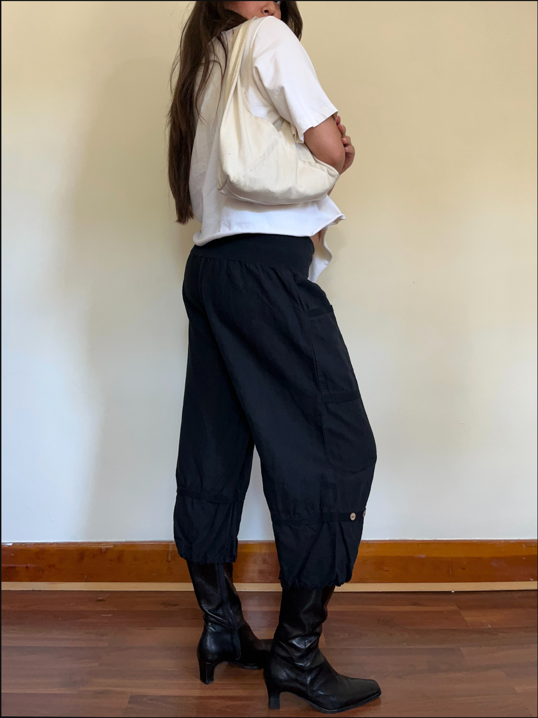 button bubble capris cover (6).png