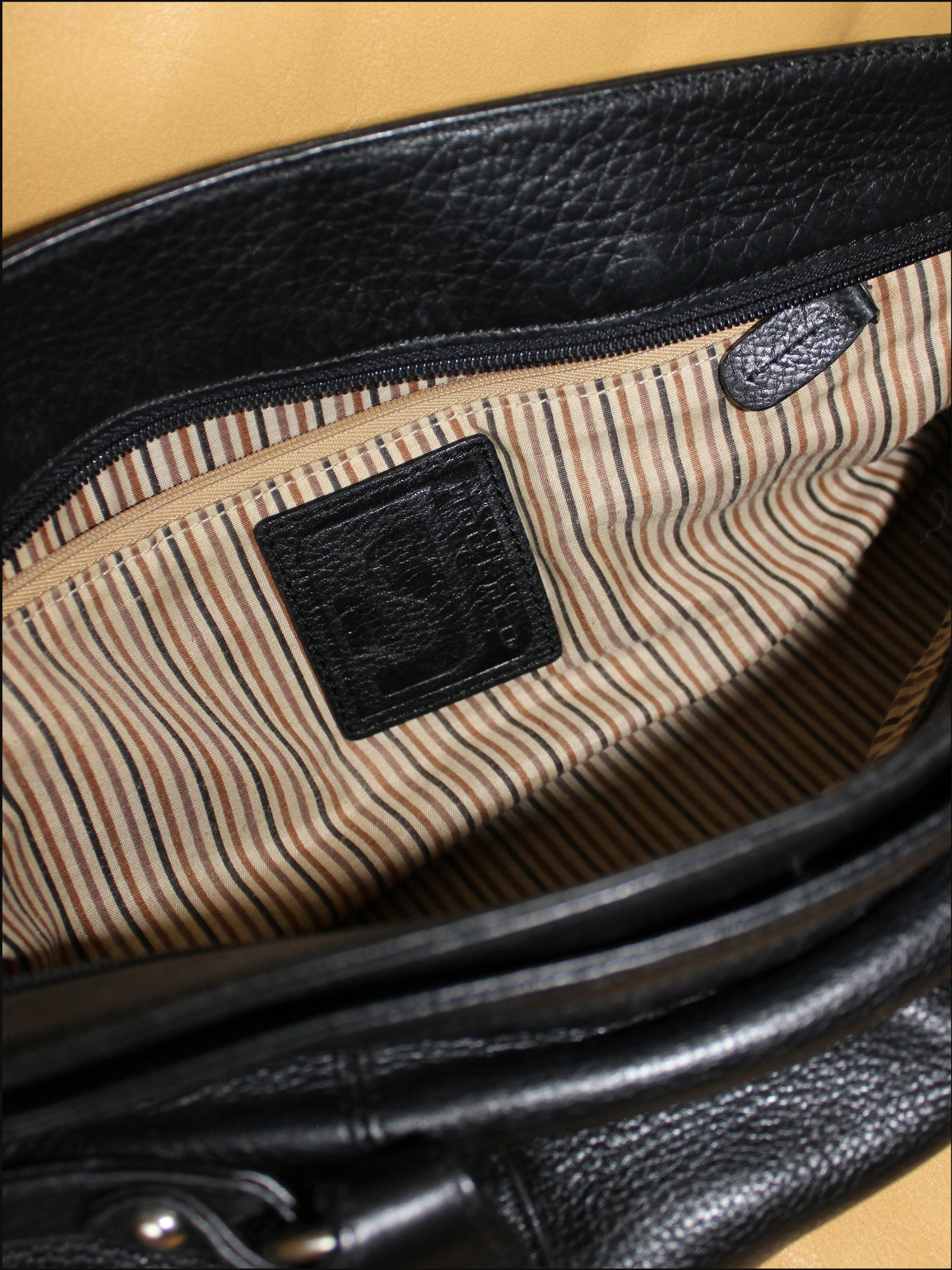 harness leather bag cover (3).png