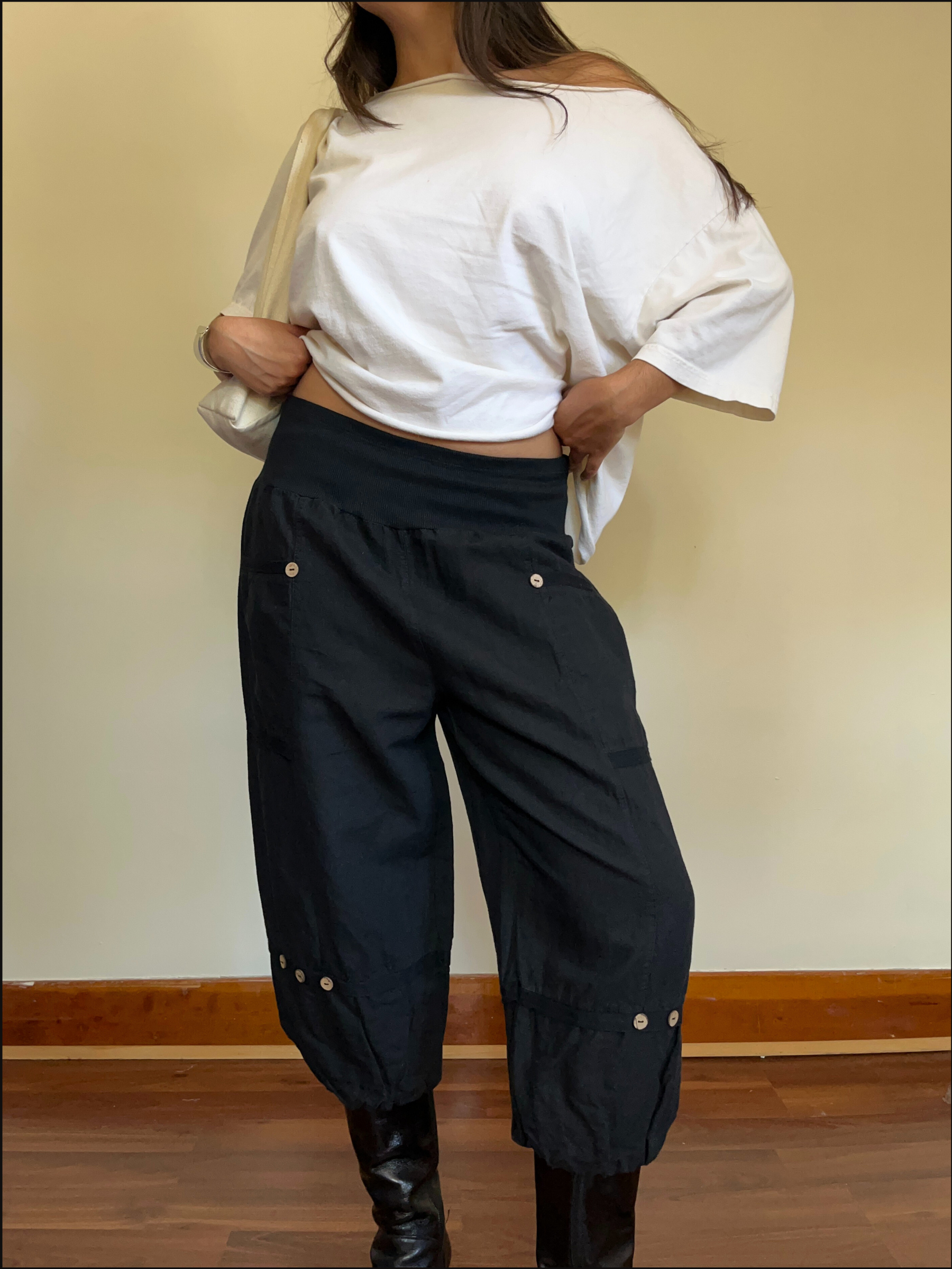 button bubble capris cover (7).png