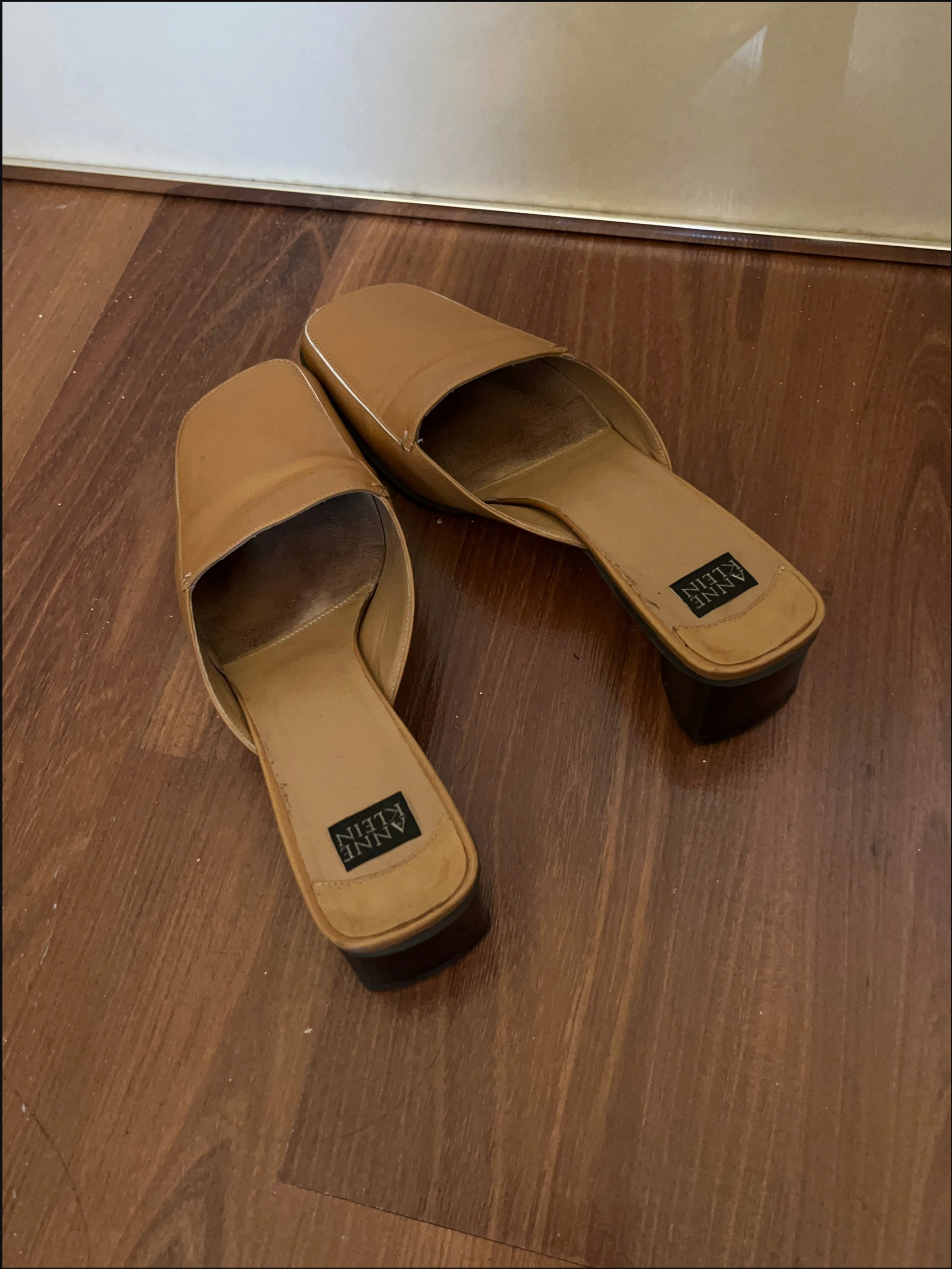 leather mules cover (4).png