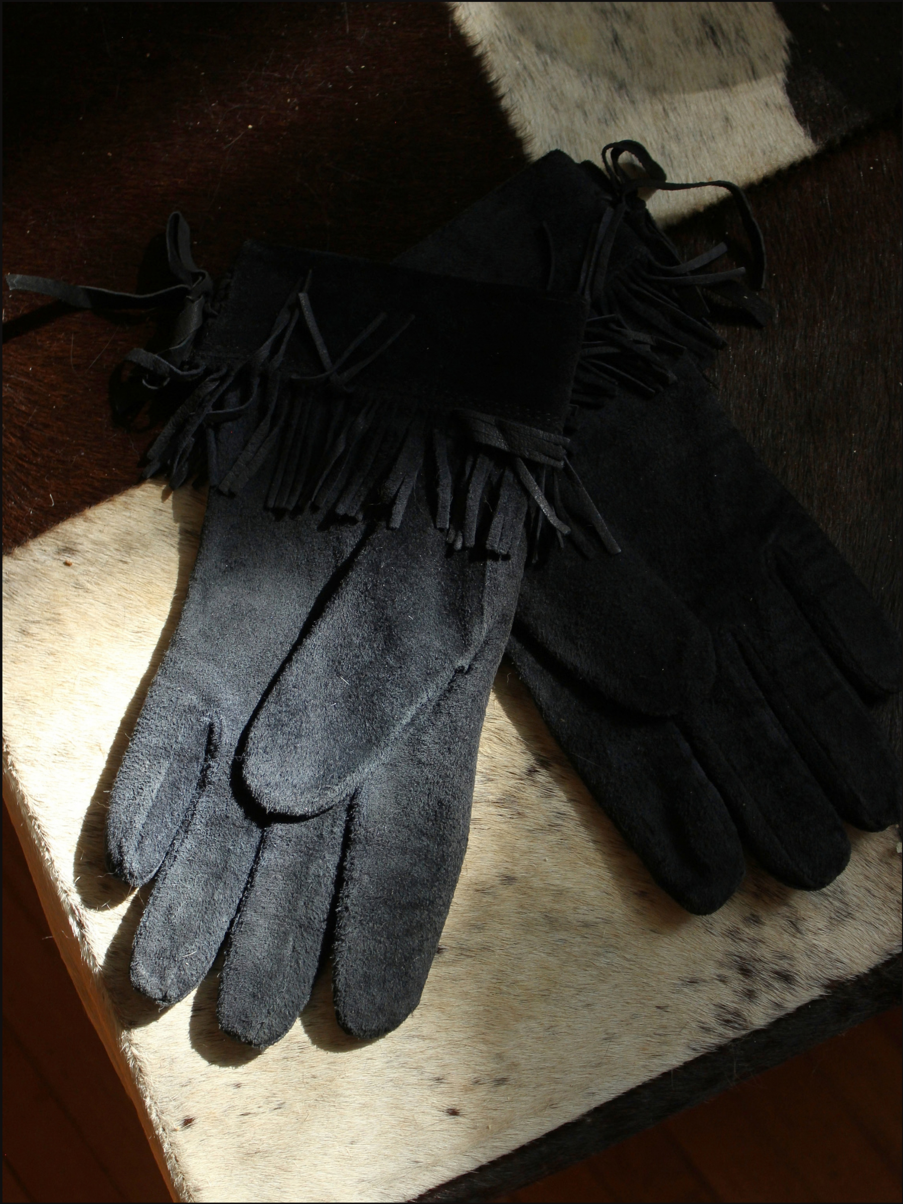 suede fringe gloves cover (3).png