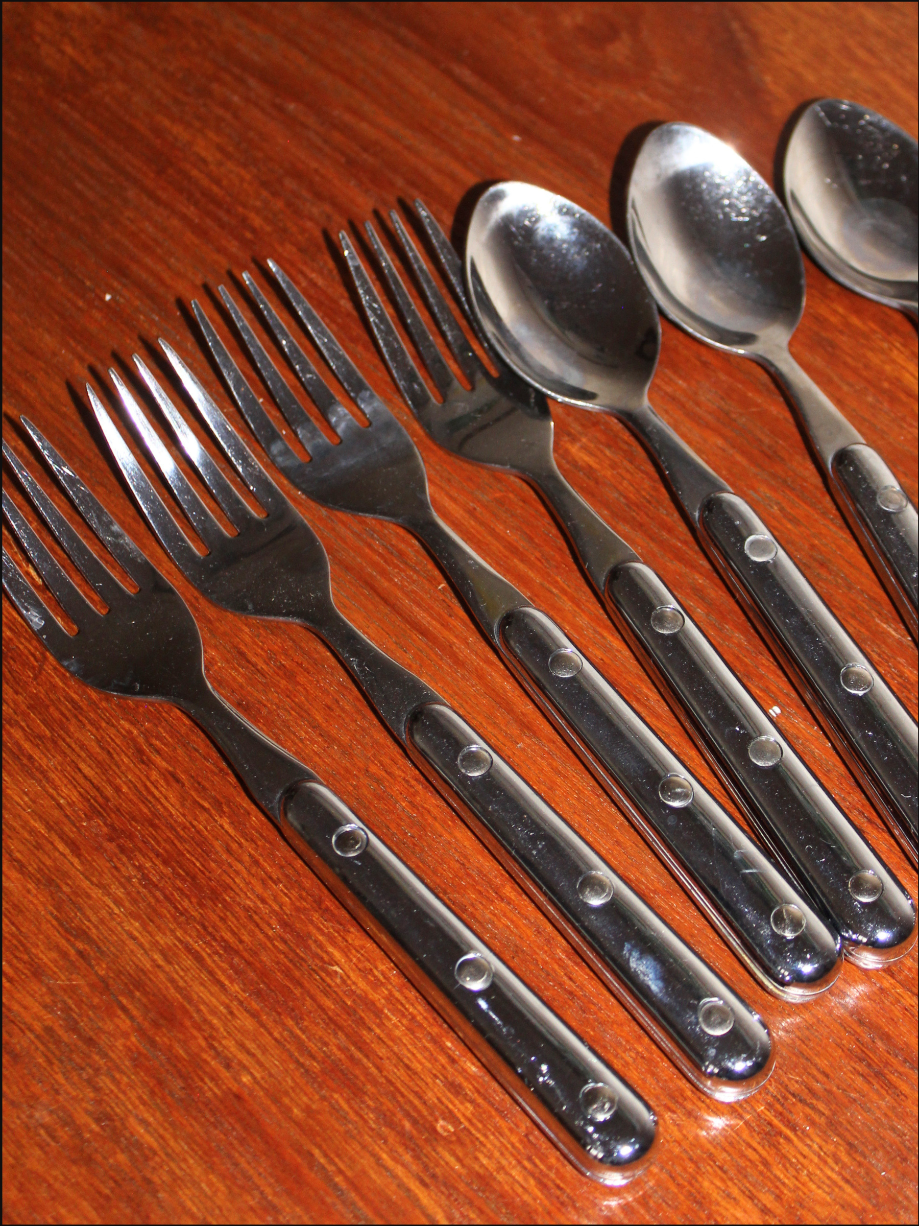 silver bistro flatware cover (6).png