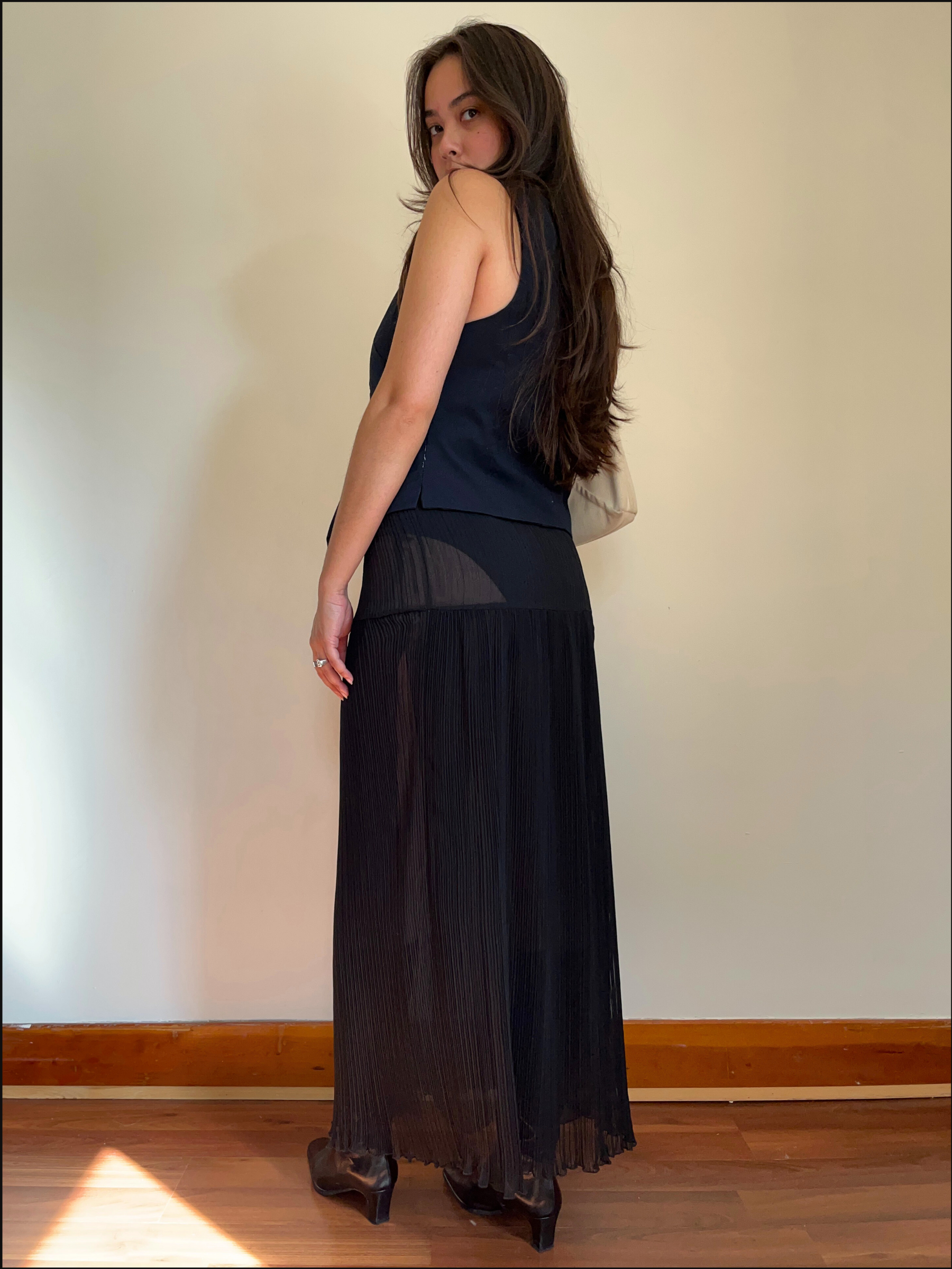 sheer plisse skirt cover (7).png