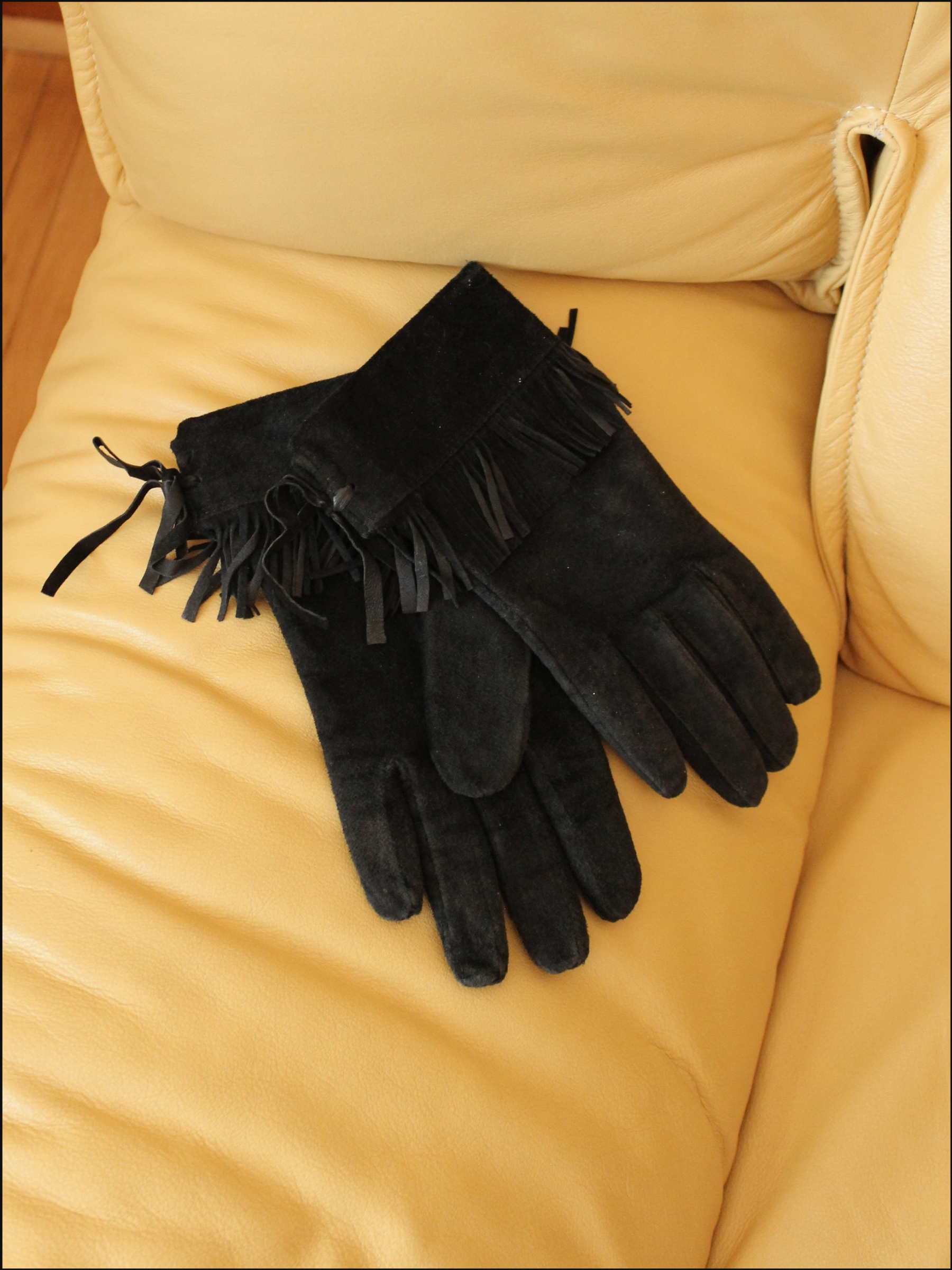 suede fringe gloves cover (7).png