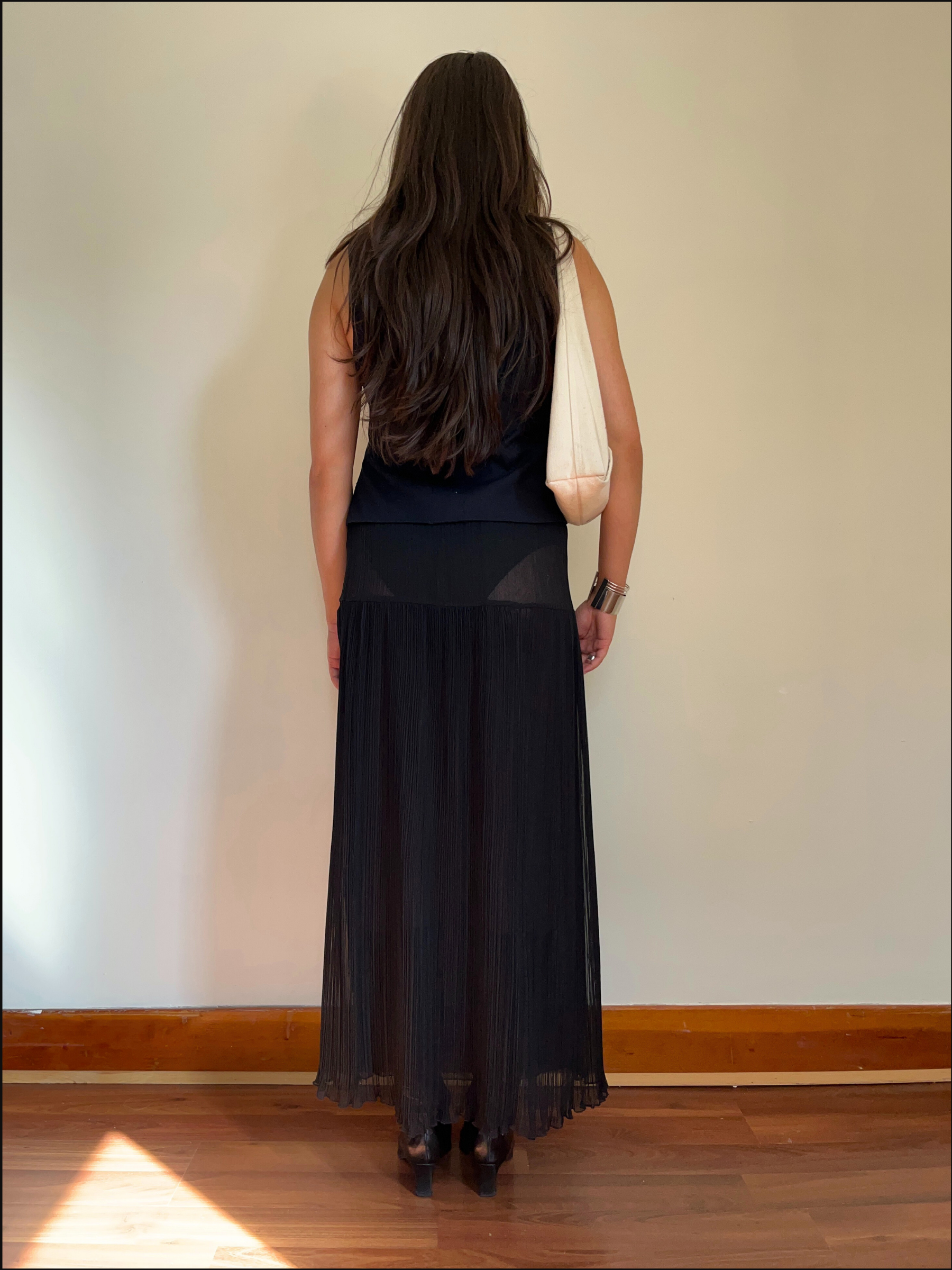 sheer plisse skirt cover (5).png