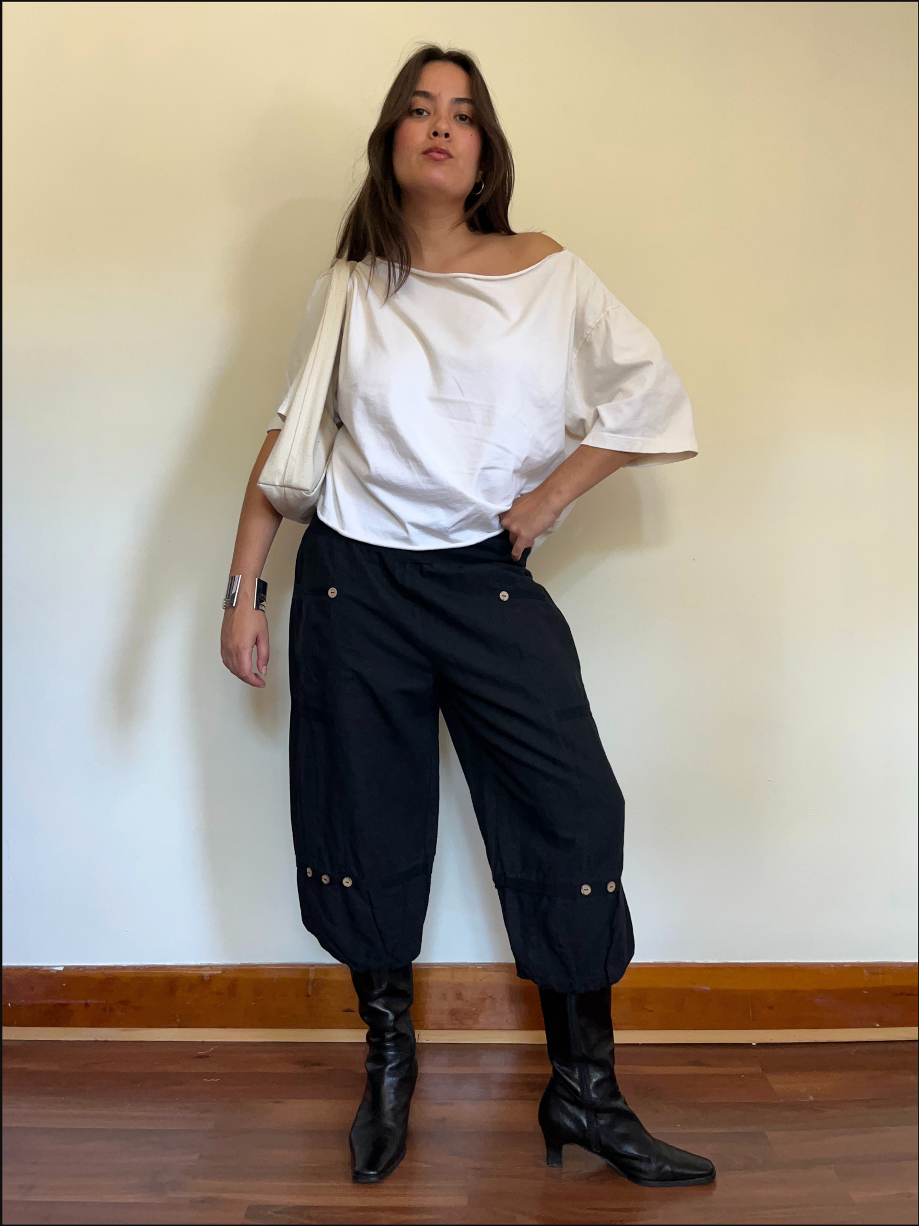 button bubble capris cover (10).png