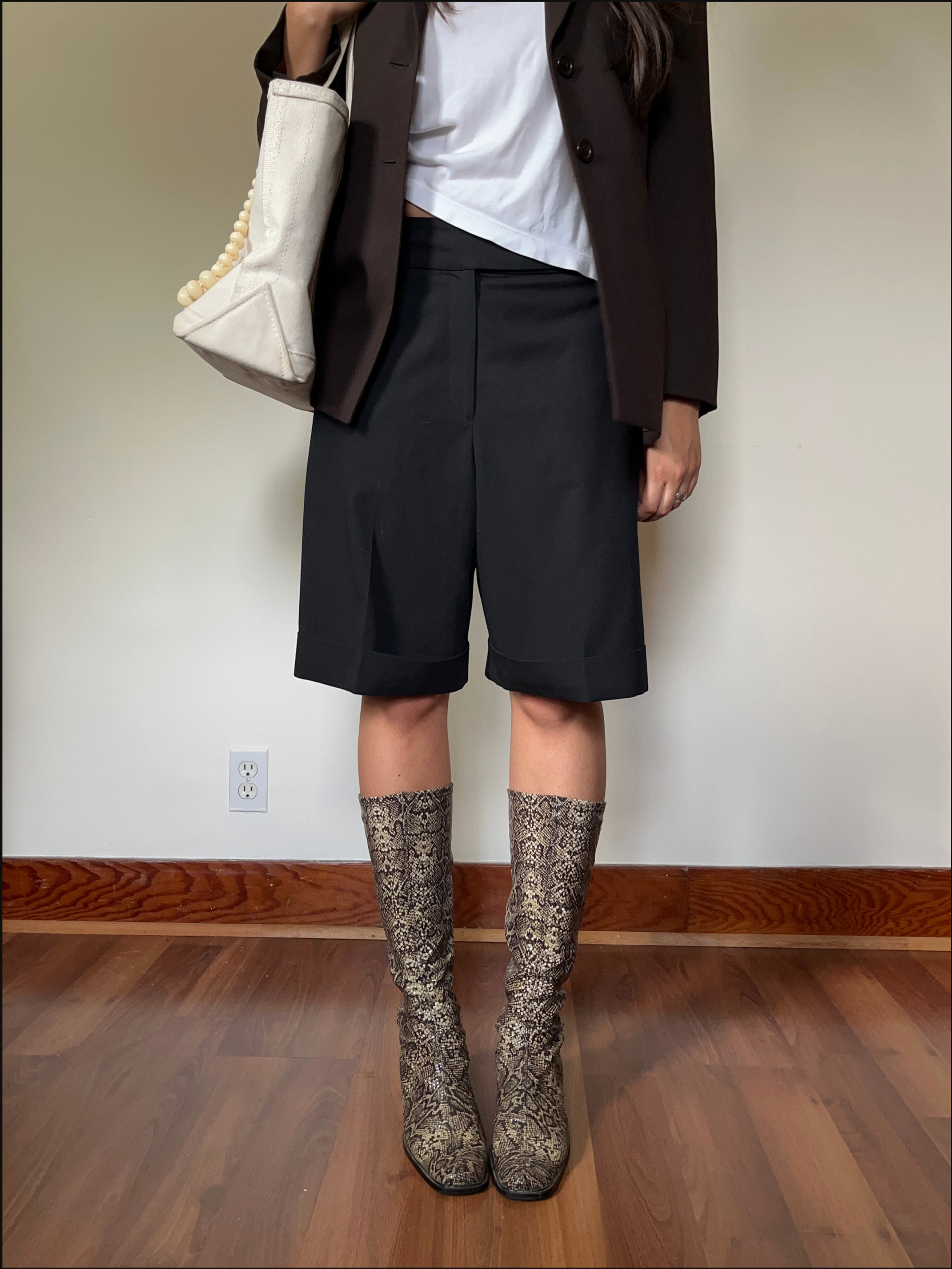 snake boots cover (7).png
