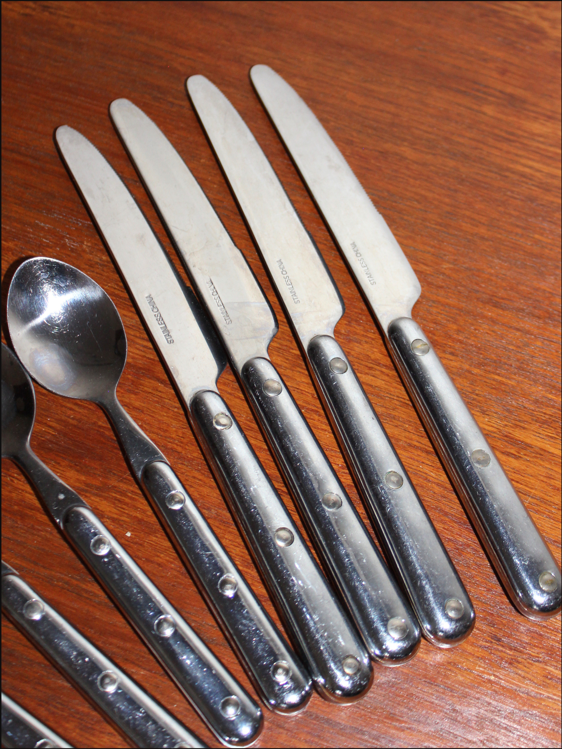 silver bistro flatware cover (8).png