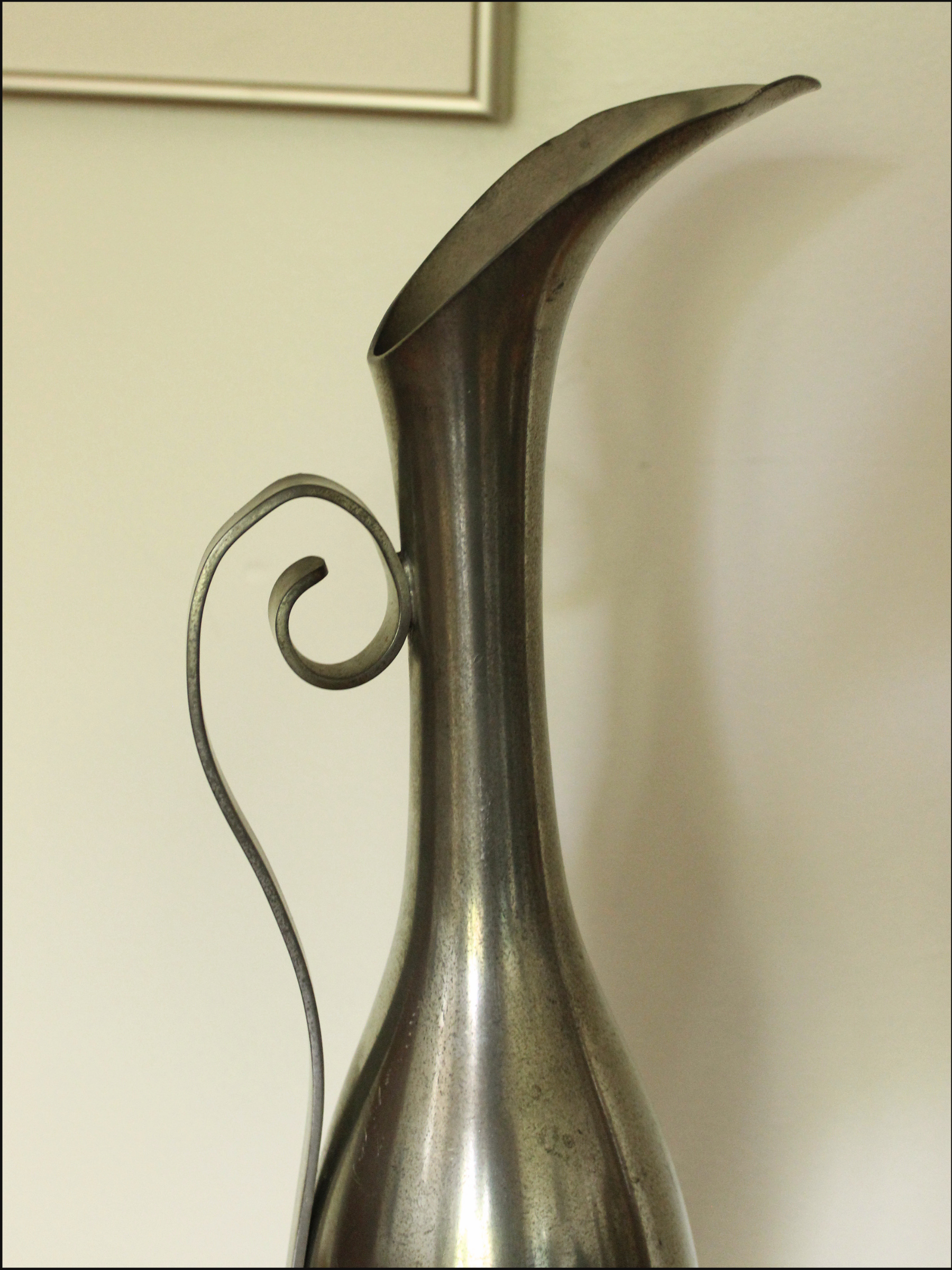 pewter spiral vase cover (12).png