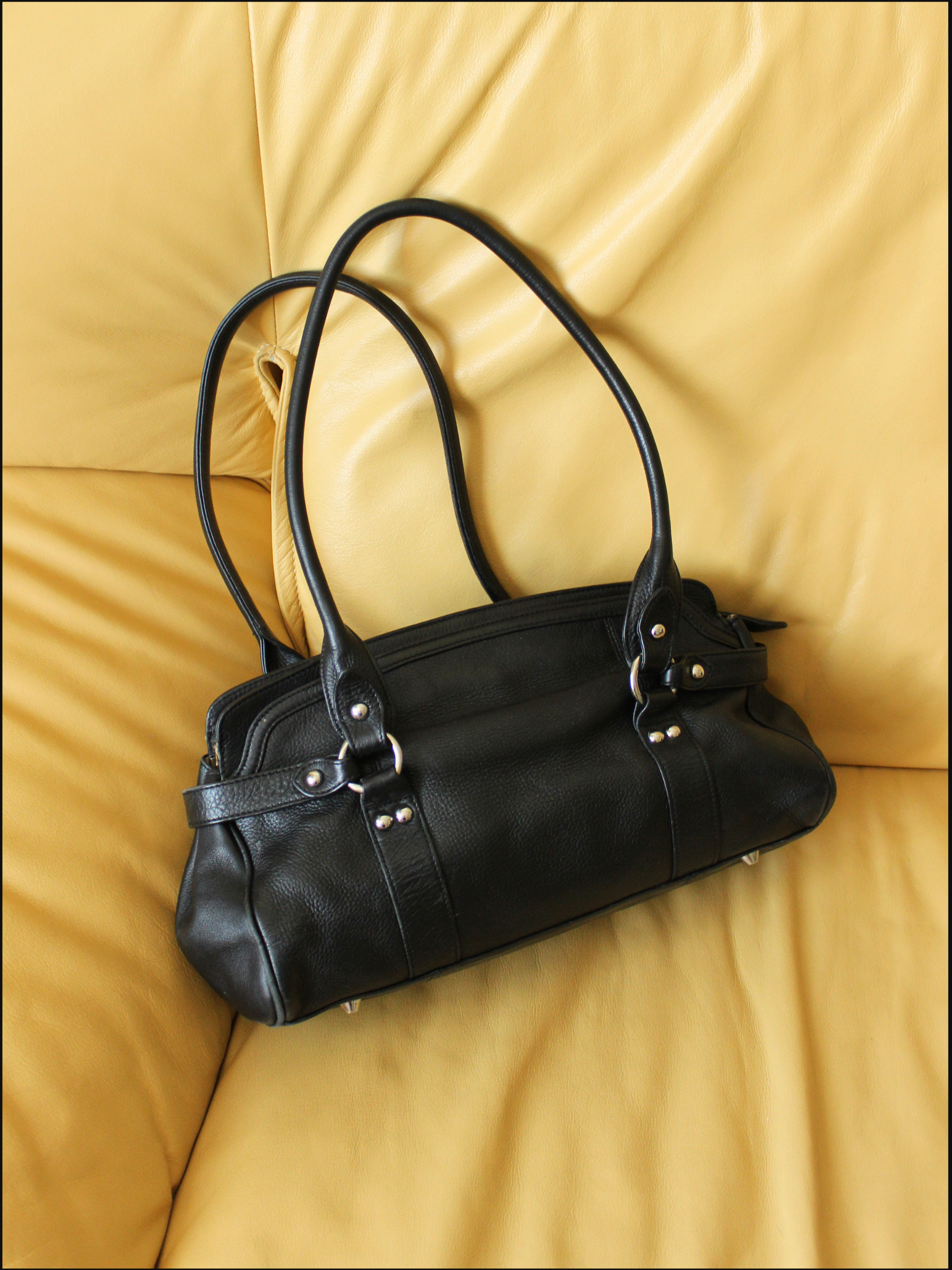harness leather bag cover.png