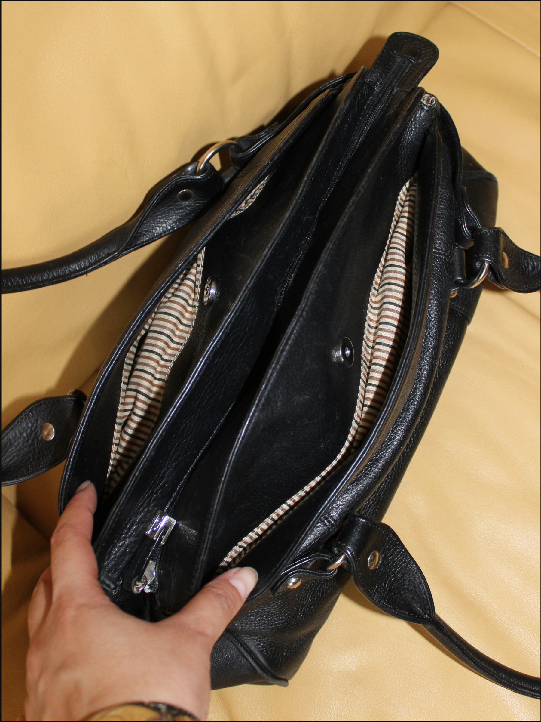 harness leather bag cover (4).png