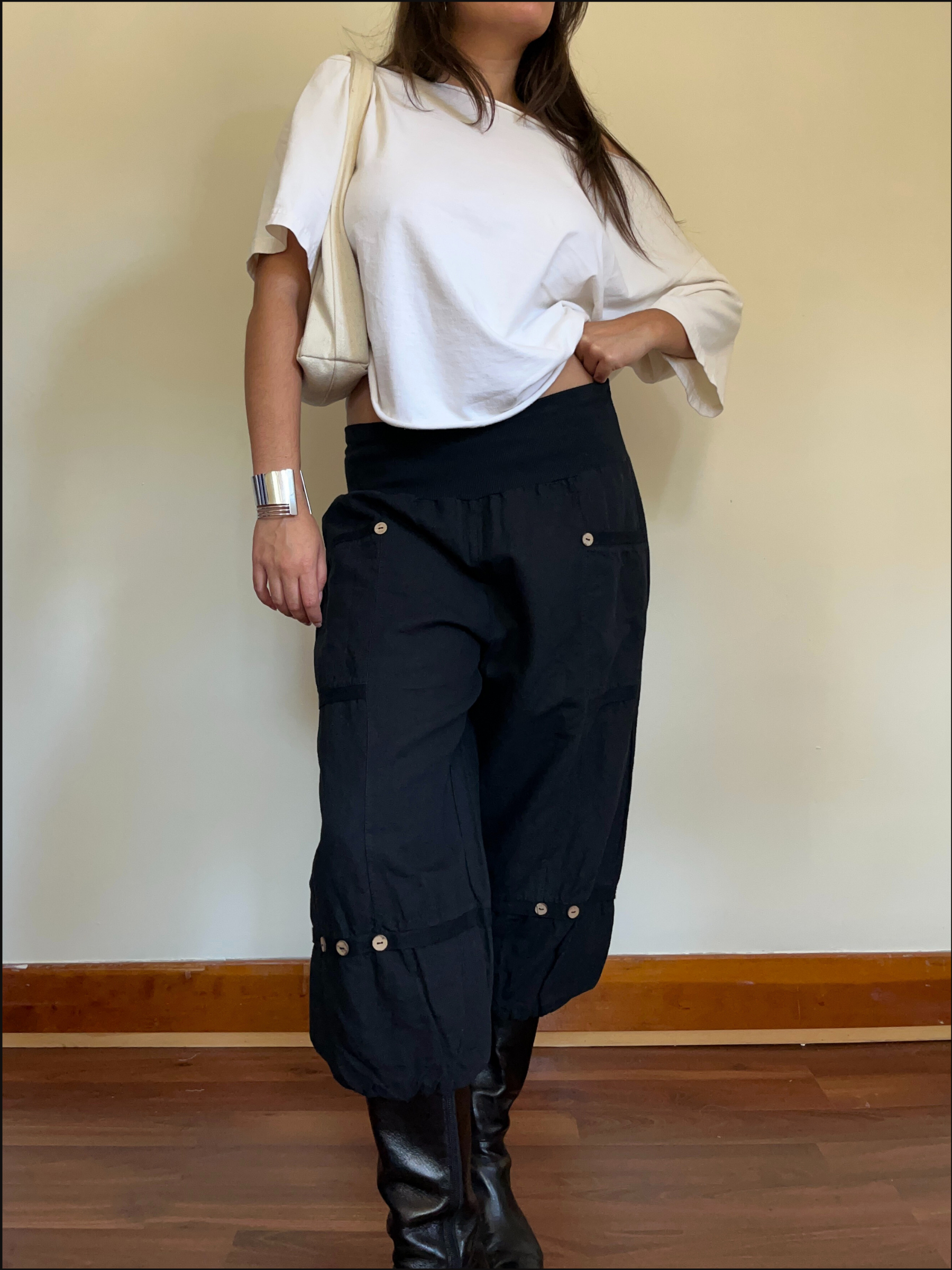 button bubble capris cover (9).png