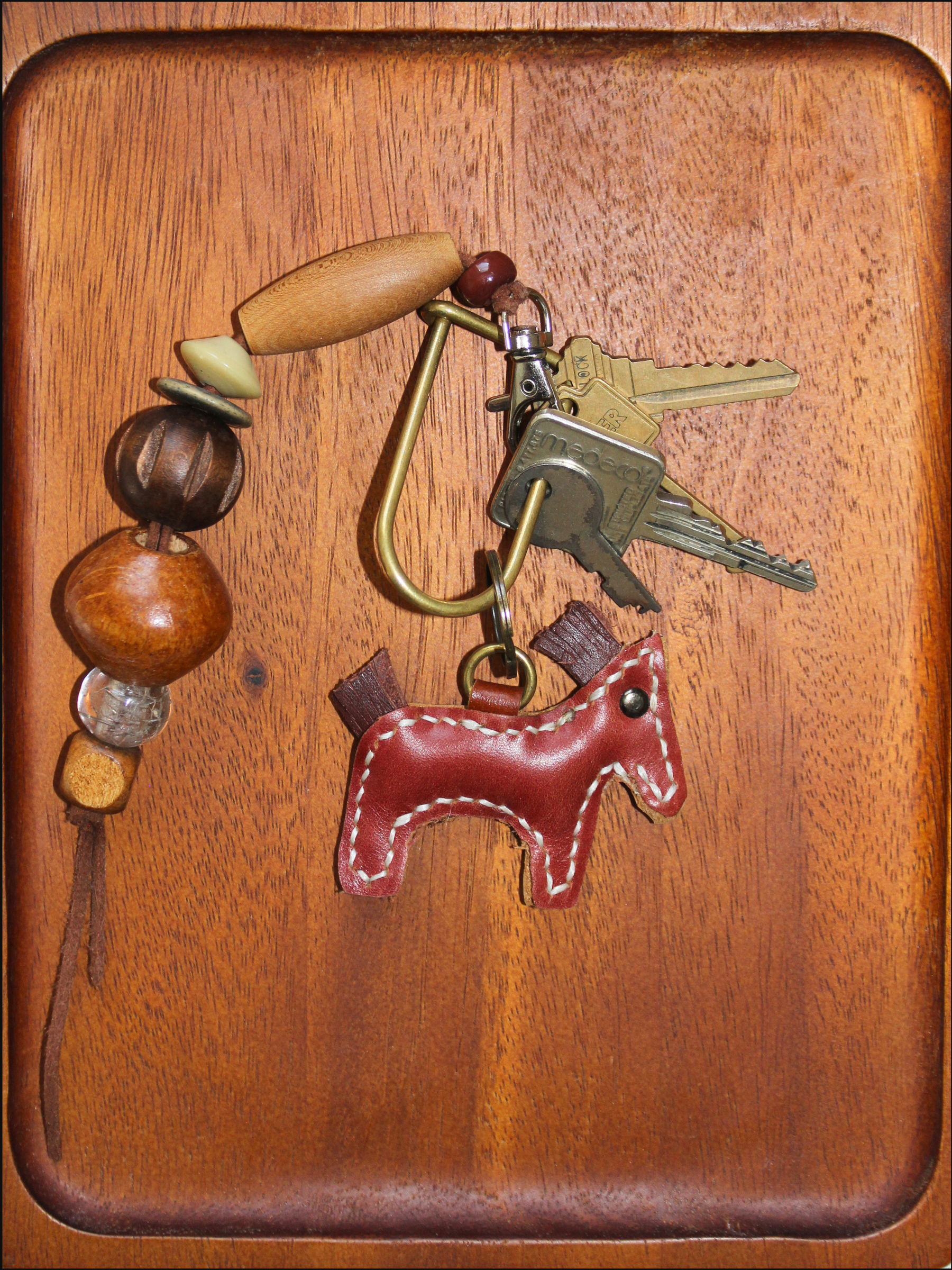 red horse leather keychain cover.png