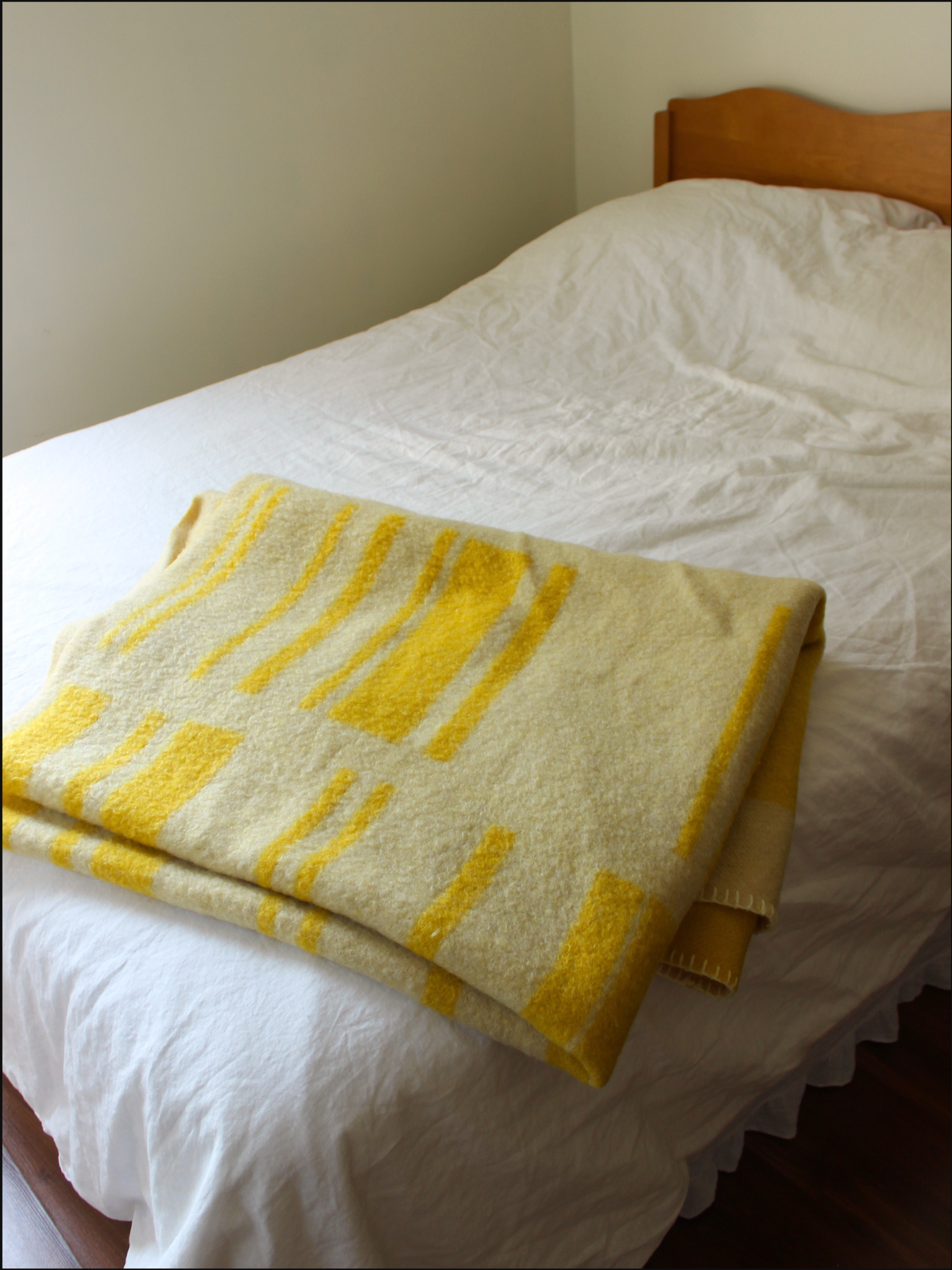 dandelion wool blanket cover.png