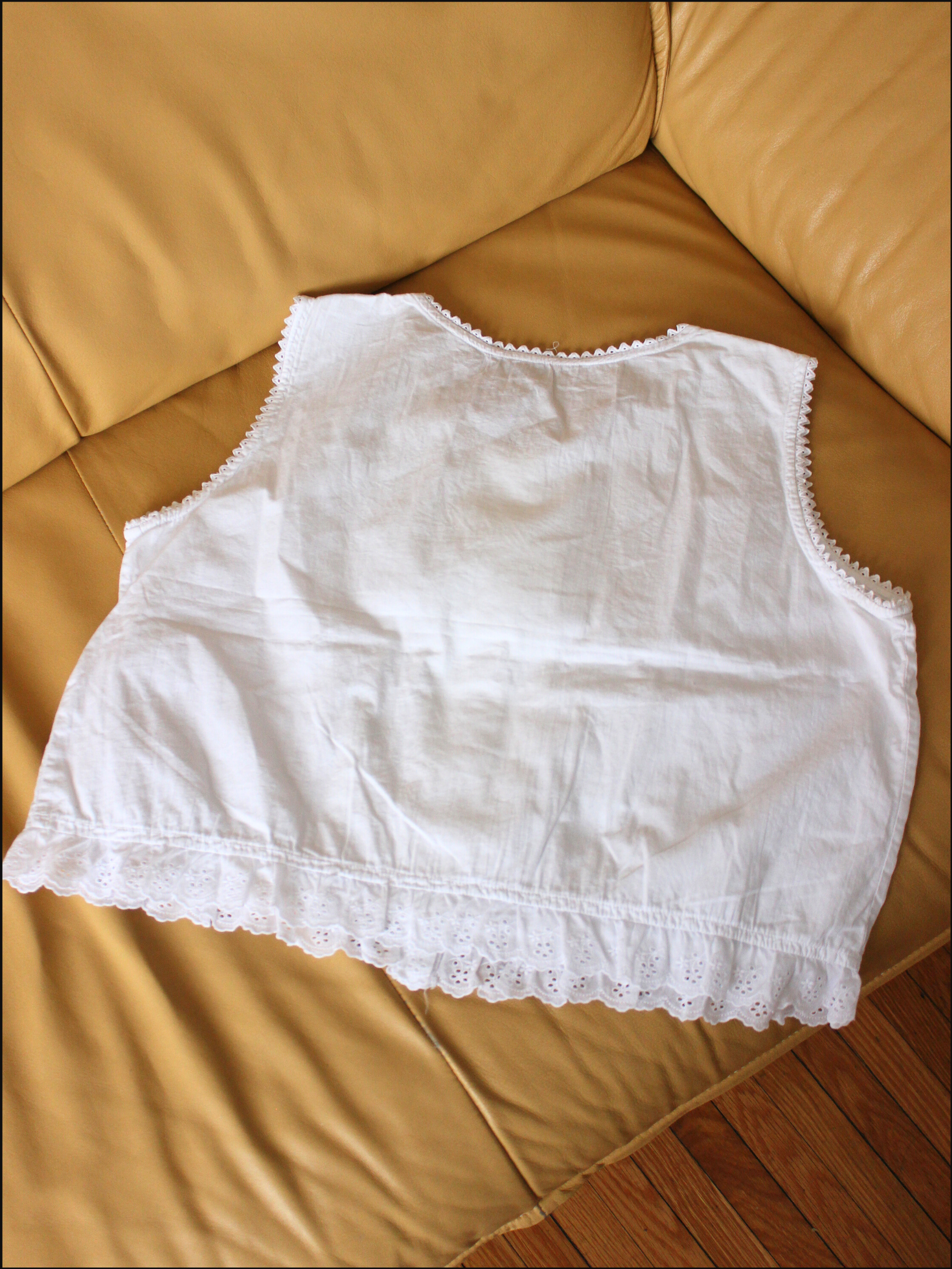 crop boxy cotton lace tank cover (4).png