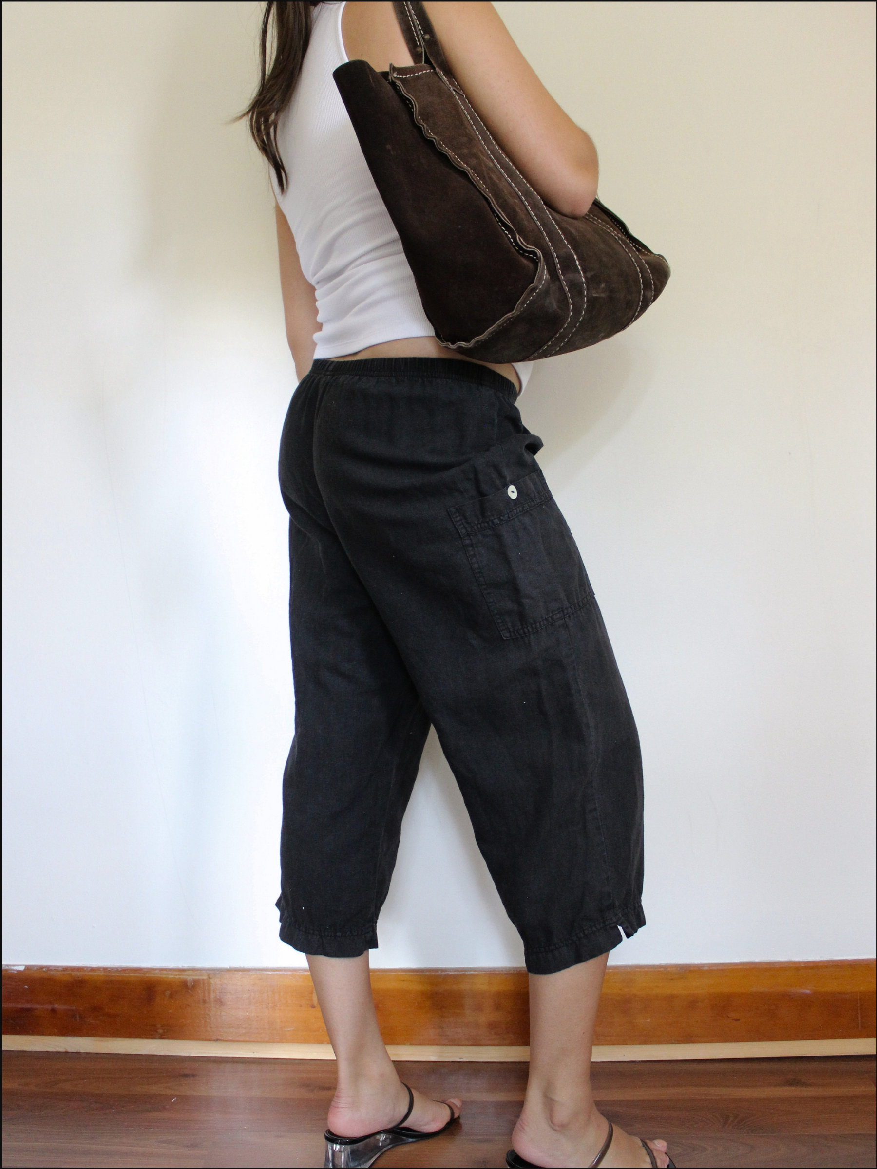 linen button capris cover (6).png