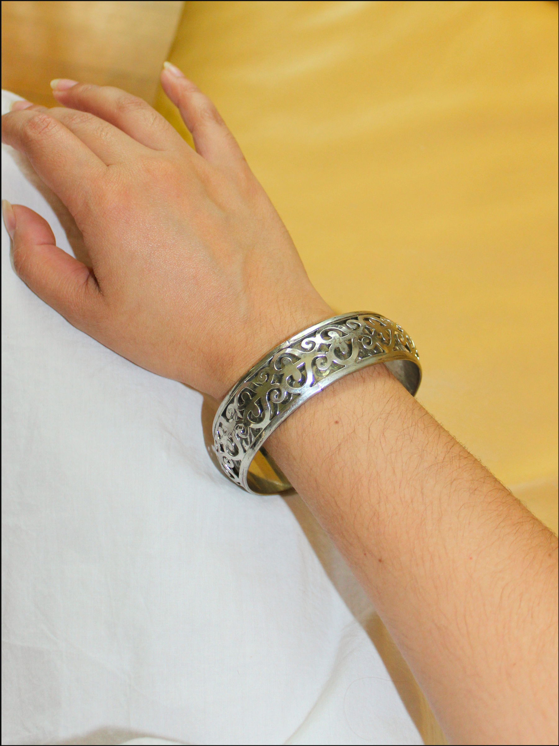 scroll bangle cover (9).png