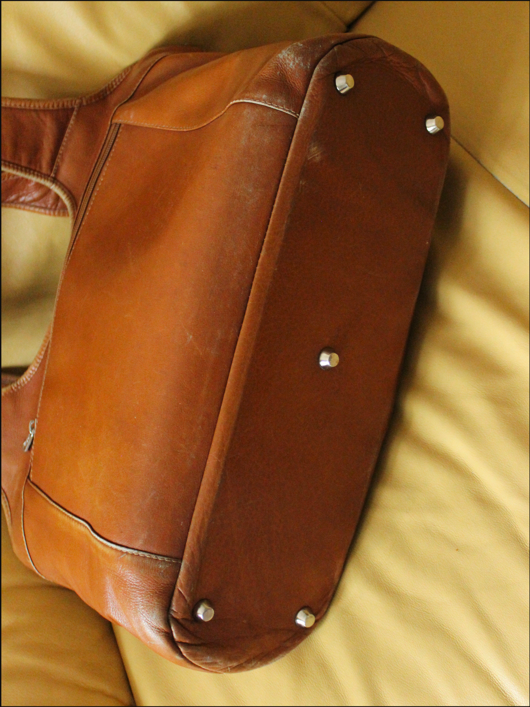 big leather bag cover (5).png