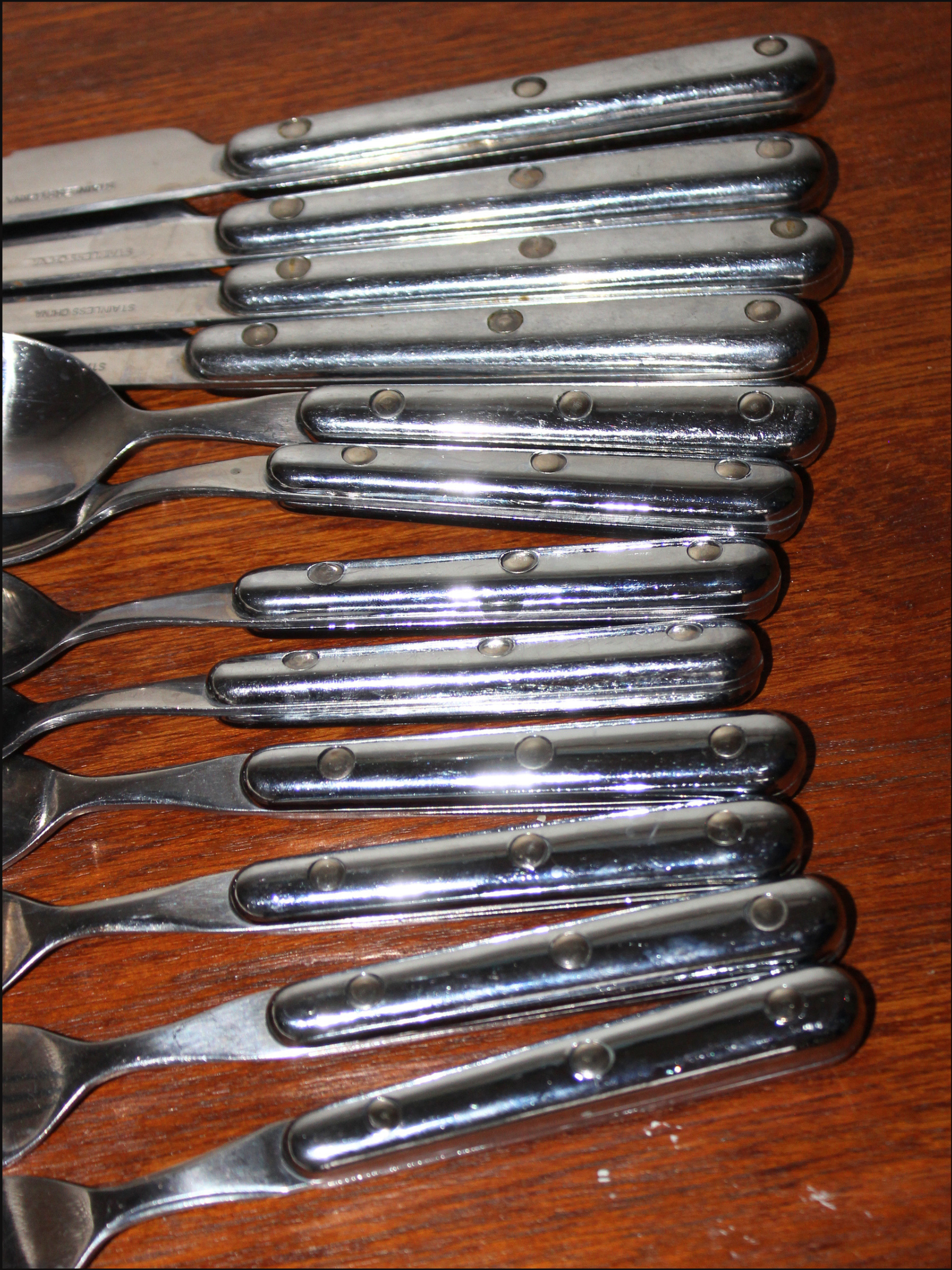 silver bistro flatware cover (5).png