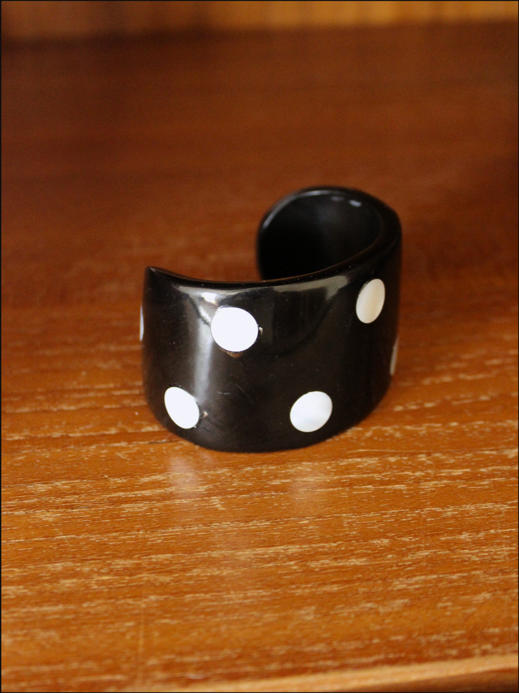polka dot cuff cover.png