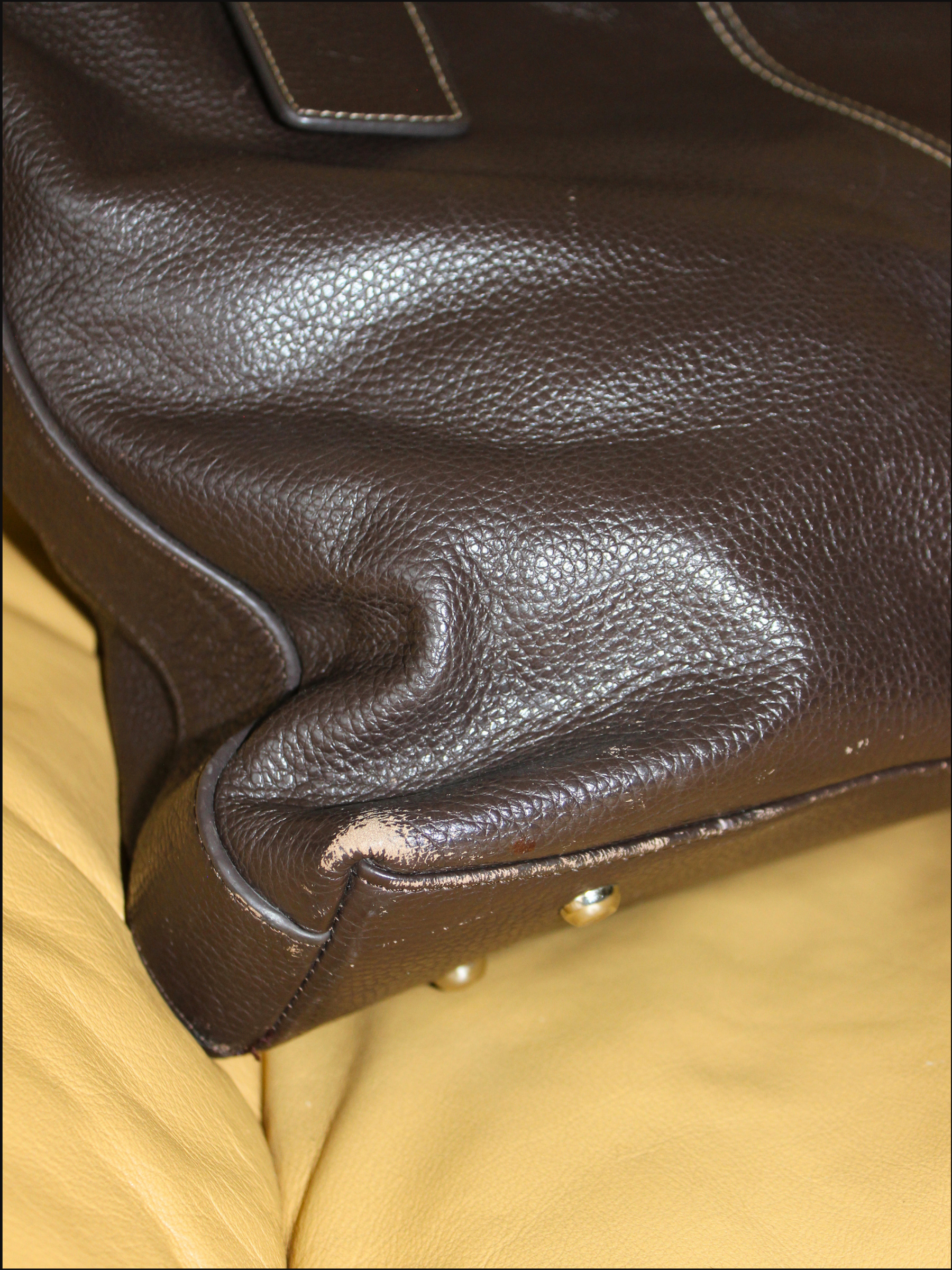 brown leather tote bag cover (4).png