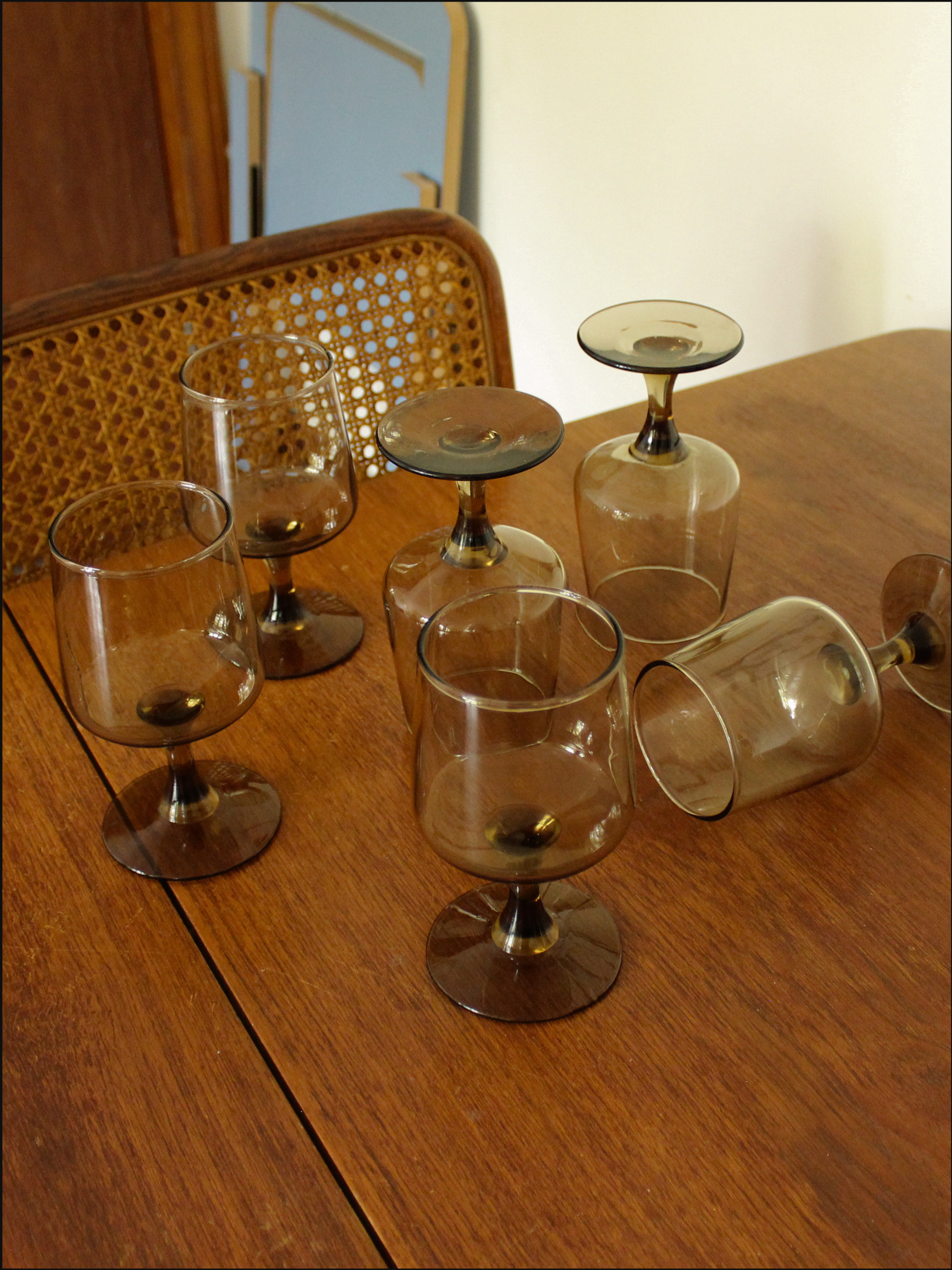 smoke wine glasses cover (7).png