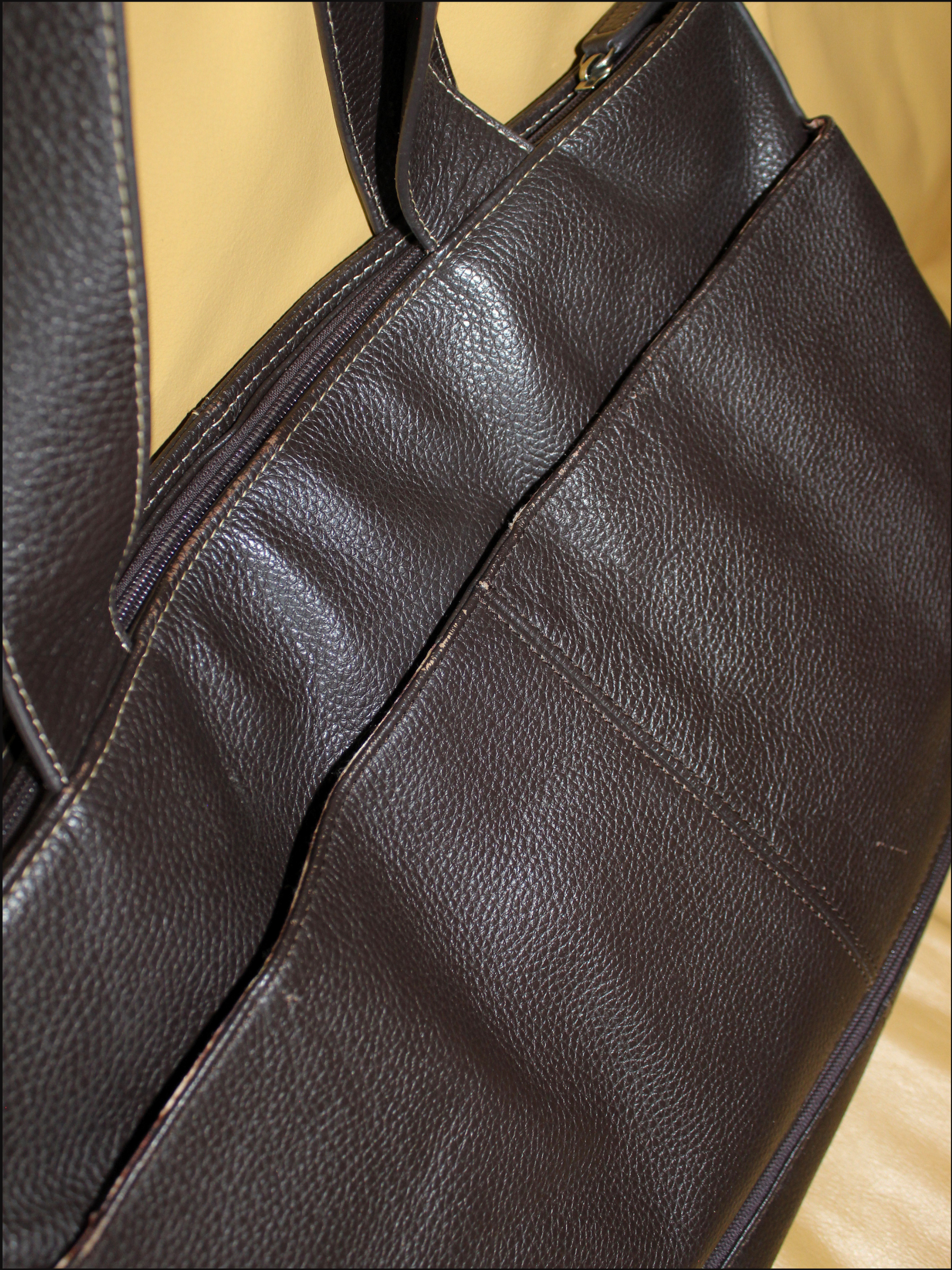 brown leather tote bag cover (6).png