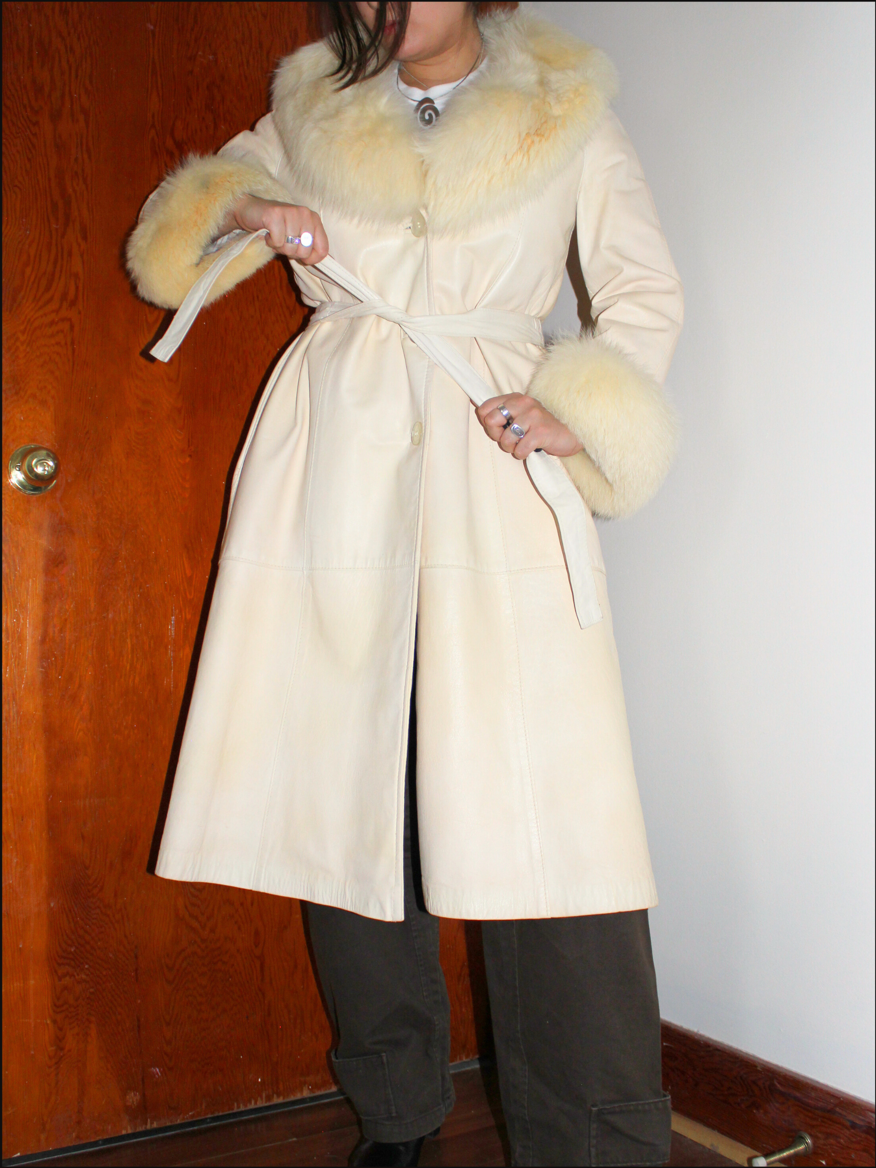 white leather trench fox collar cover (9).png
