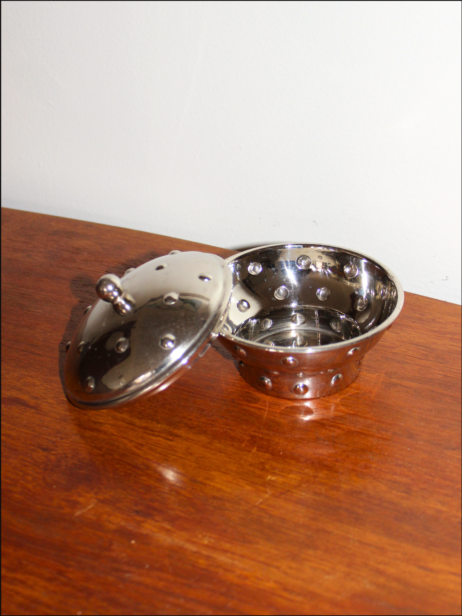 dot tin cover (5).png